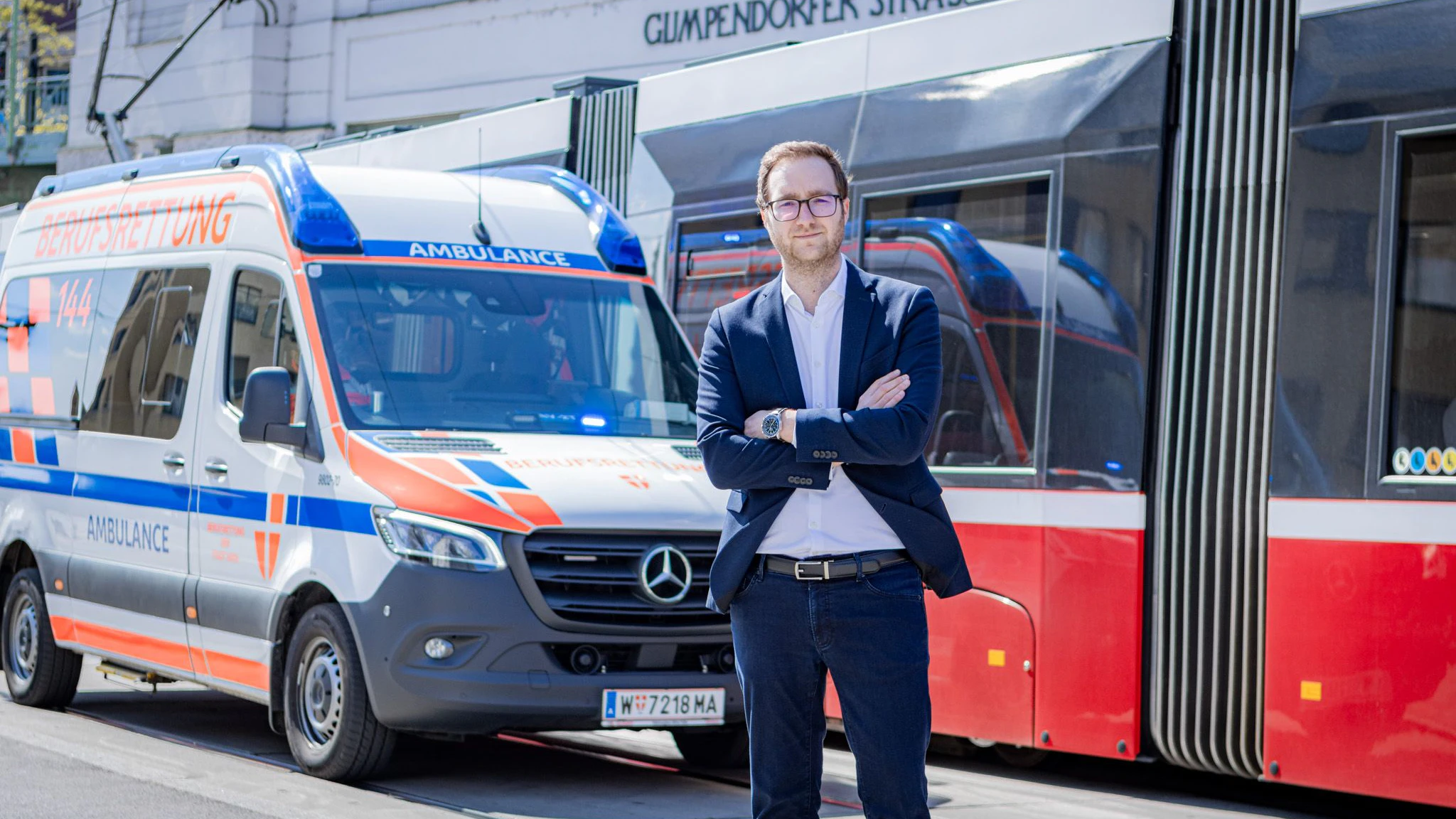 VP-Fünfhaus-Obmann Felix Ofner bei der U6-Station Gumpendorfer Straße
