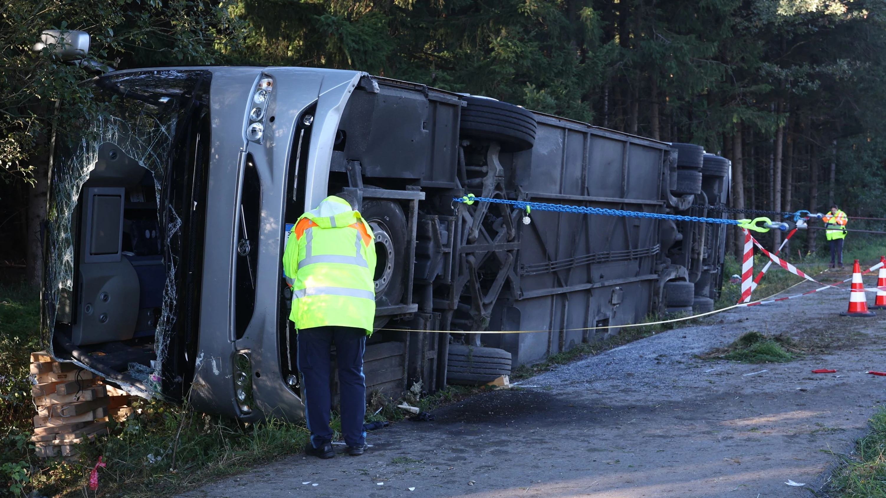 Heute.at - Reisebus verunglückt auf dem Weg zum Oktoberfest