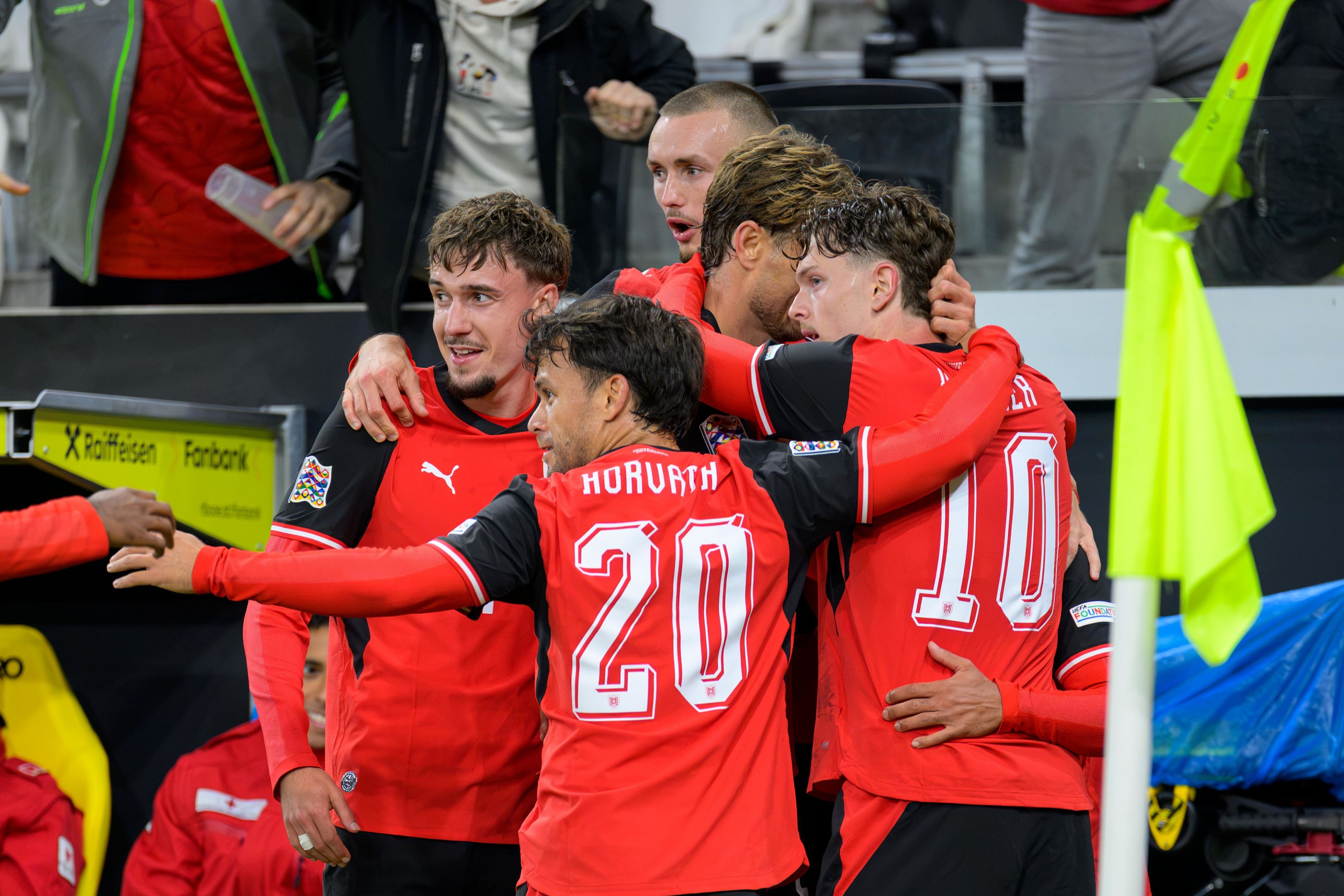 Das Nationalteam freut sich über die Berechnungen.