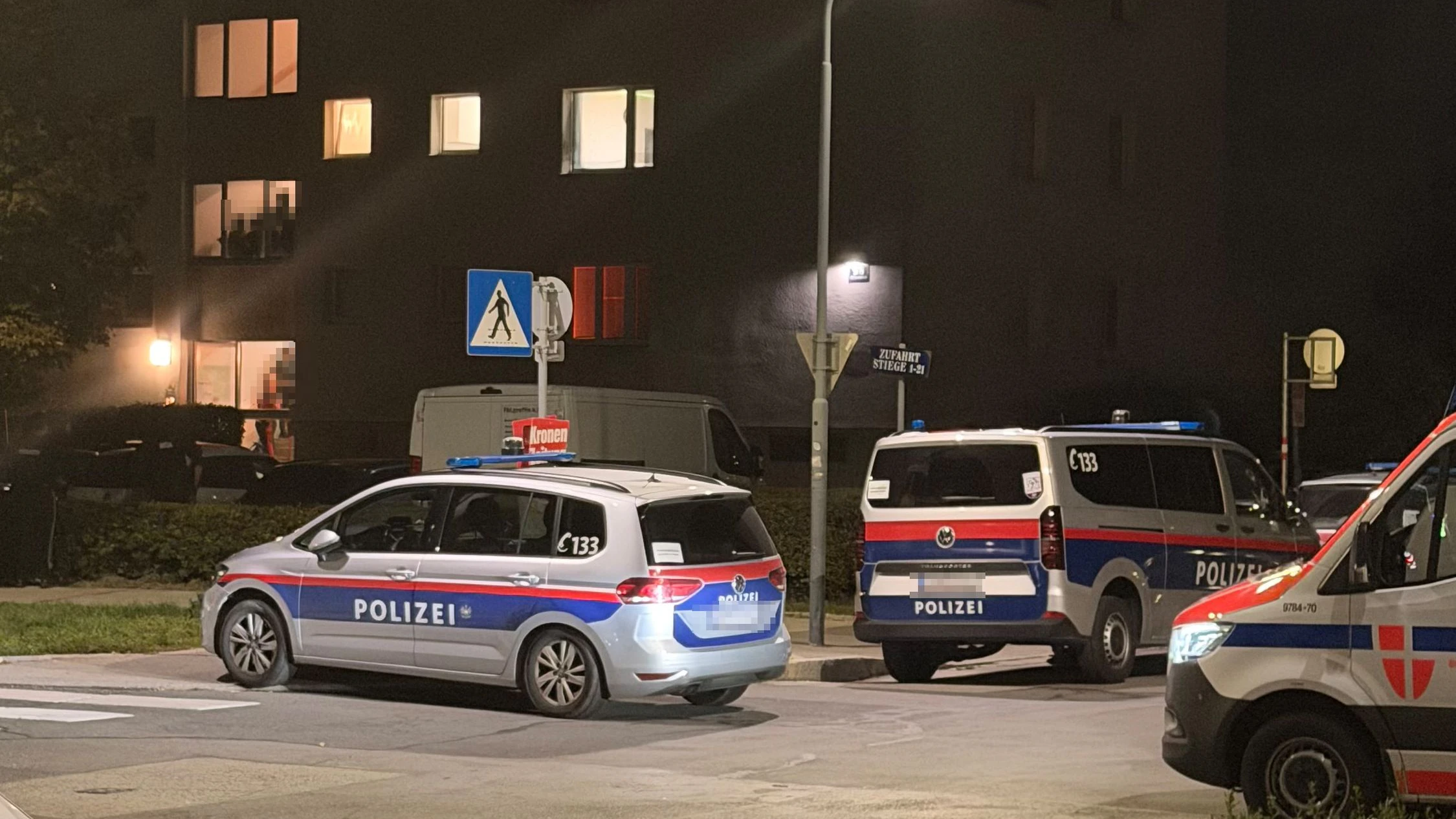 Vater und Sohn feiern Drogen-Party, WEGA stürmt Wohnung