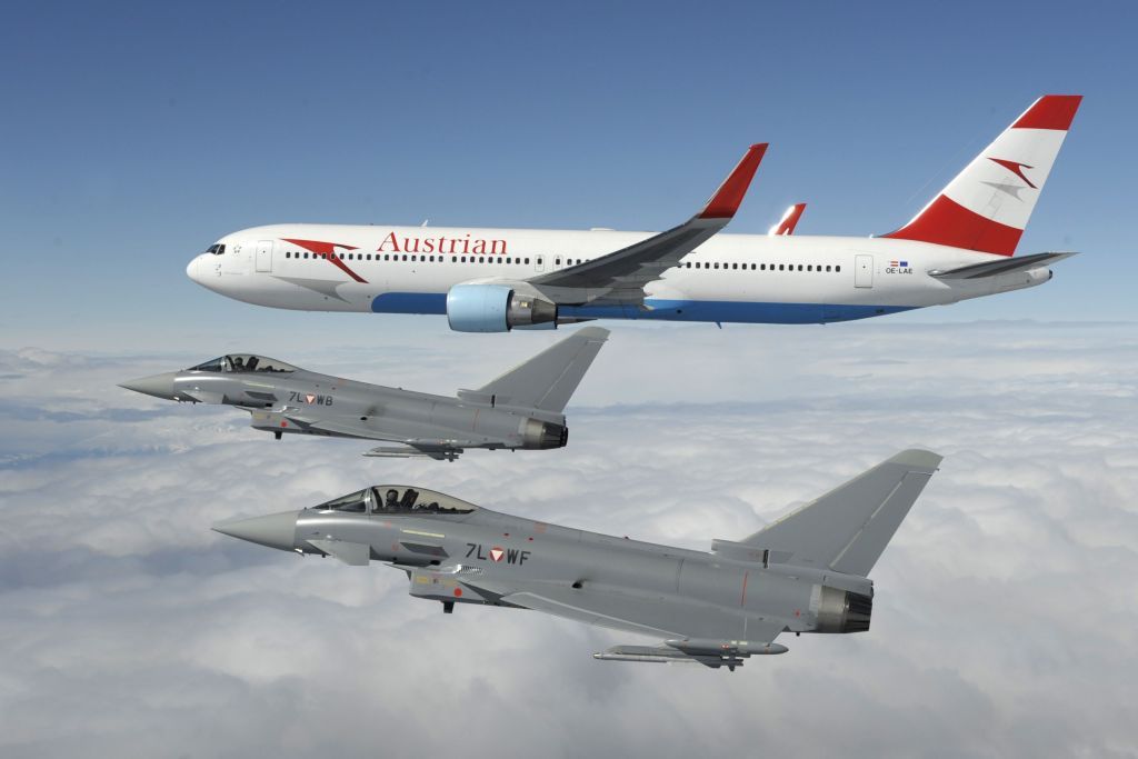 Bundesheer und AUA rücken näher zusammen: Kampfpiloten sollen künftig auch zivile Passagiermaschinen fliegen.