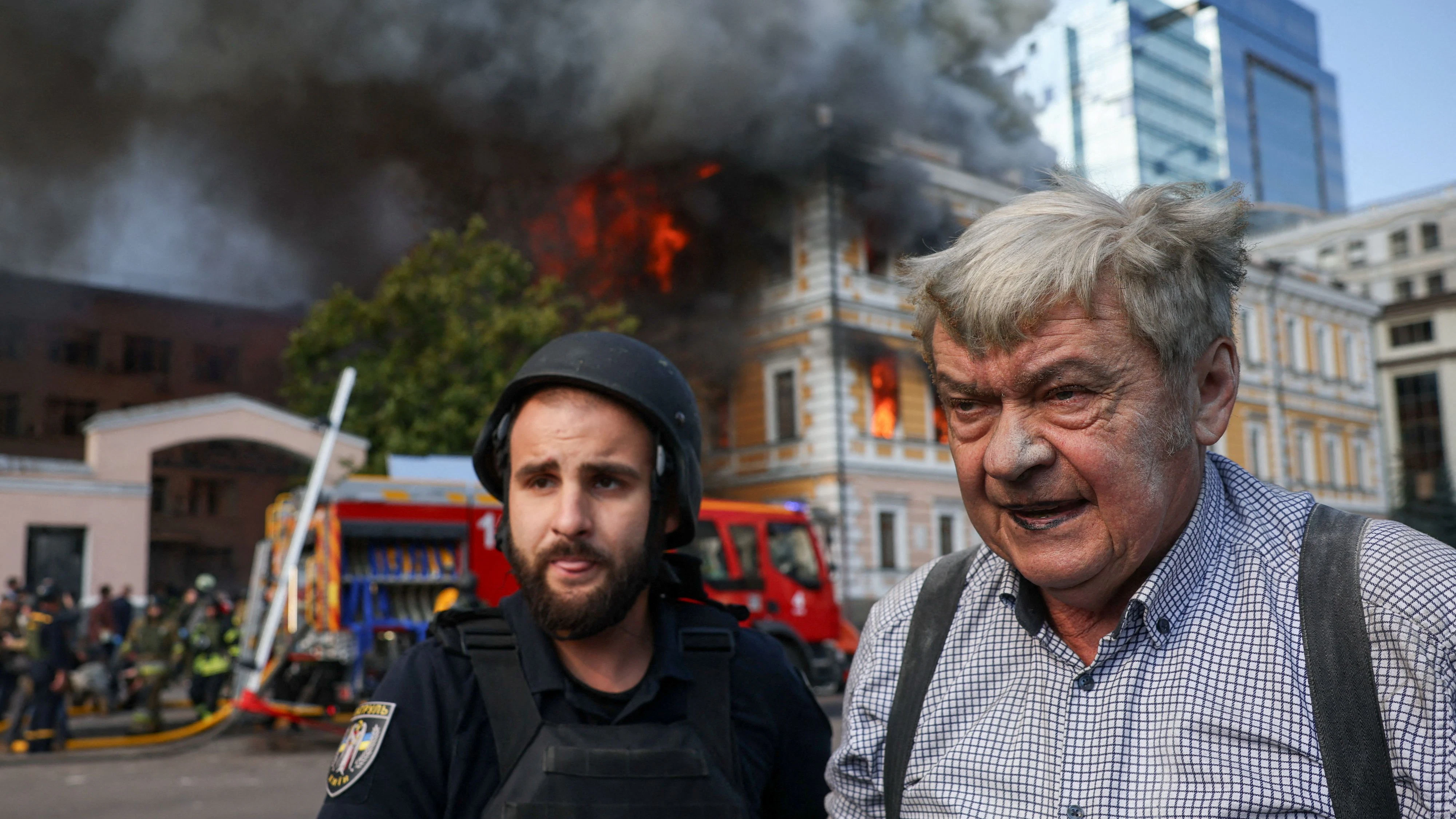 Russische Angriffe haben in mehreren Teilen der Ukraine mindestens fünf Menschen das Leben gekostet. Dutzende weitere wurden verletzt.