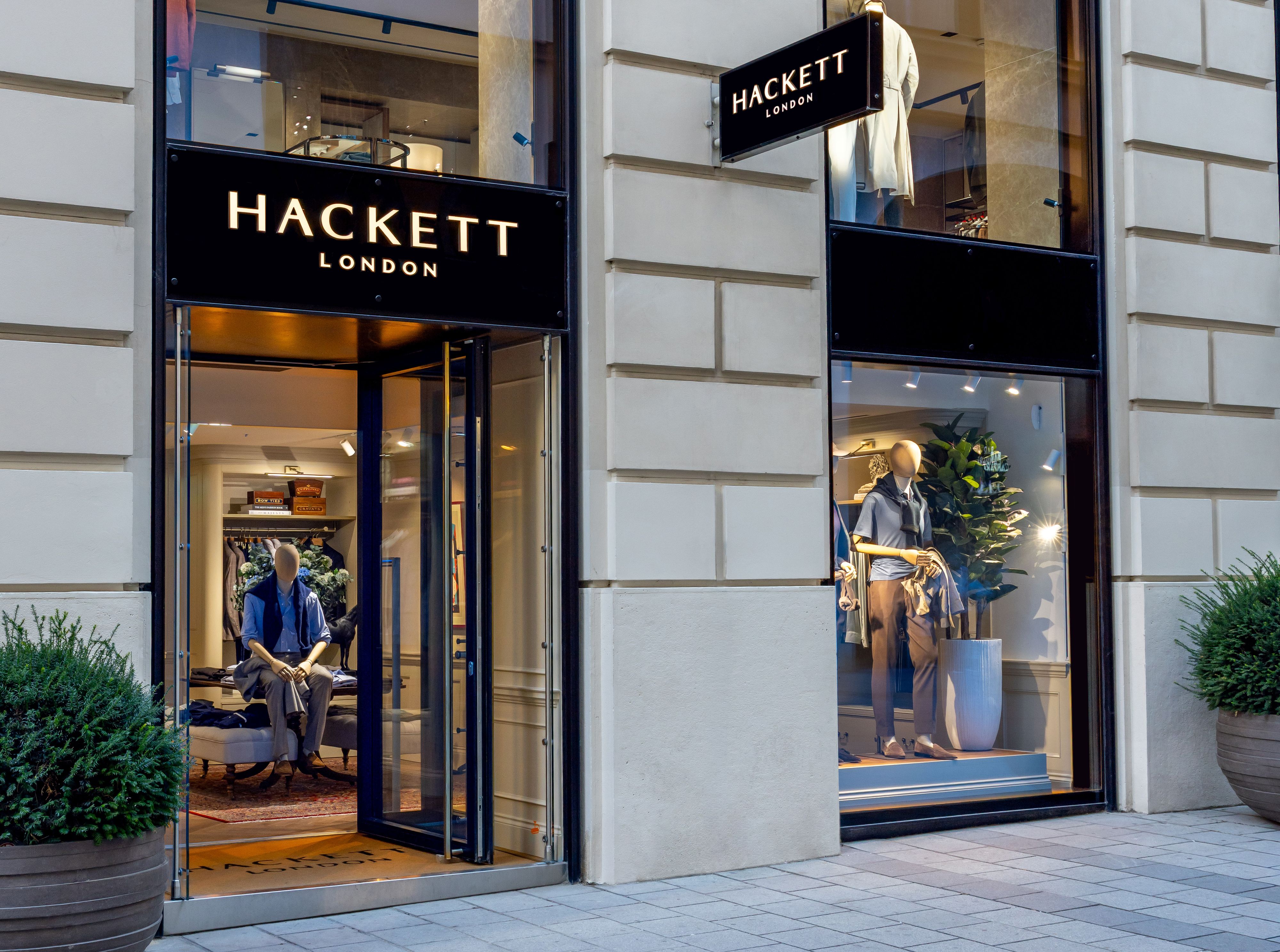 In der Wiener Seitzergasse bringt Hackett London erstmals seine exklusive Nº14-Savile-Row-Linie in die österreichische Hauptstadt.