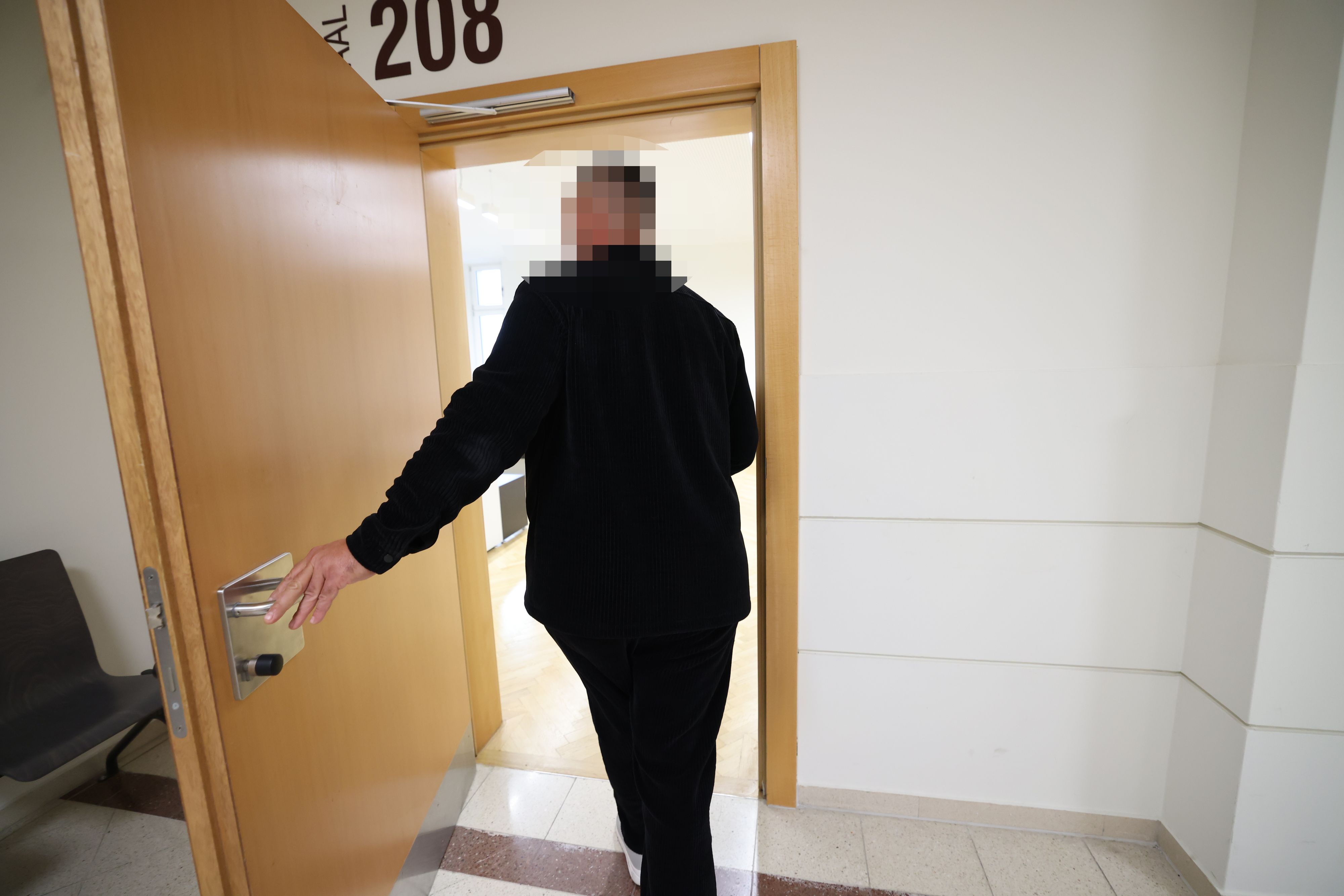Der Stalker kam ganz alleine zu seiner Gerichtsverhandlung am Wiener Landl.