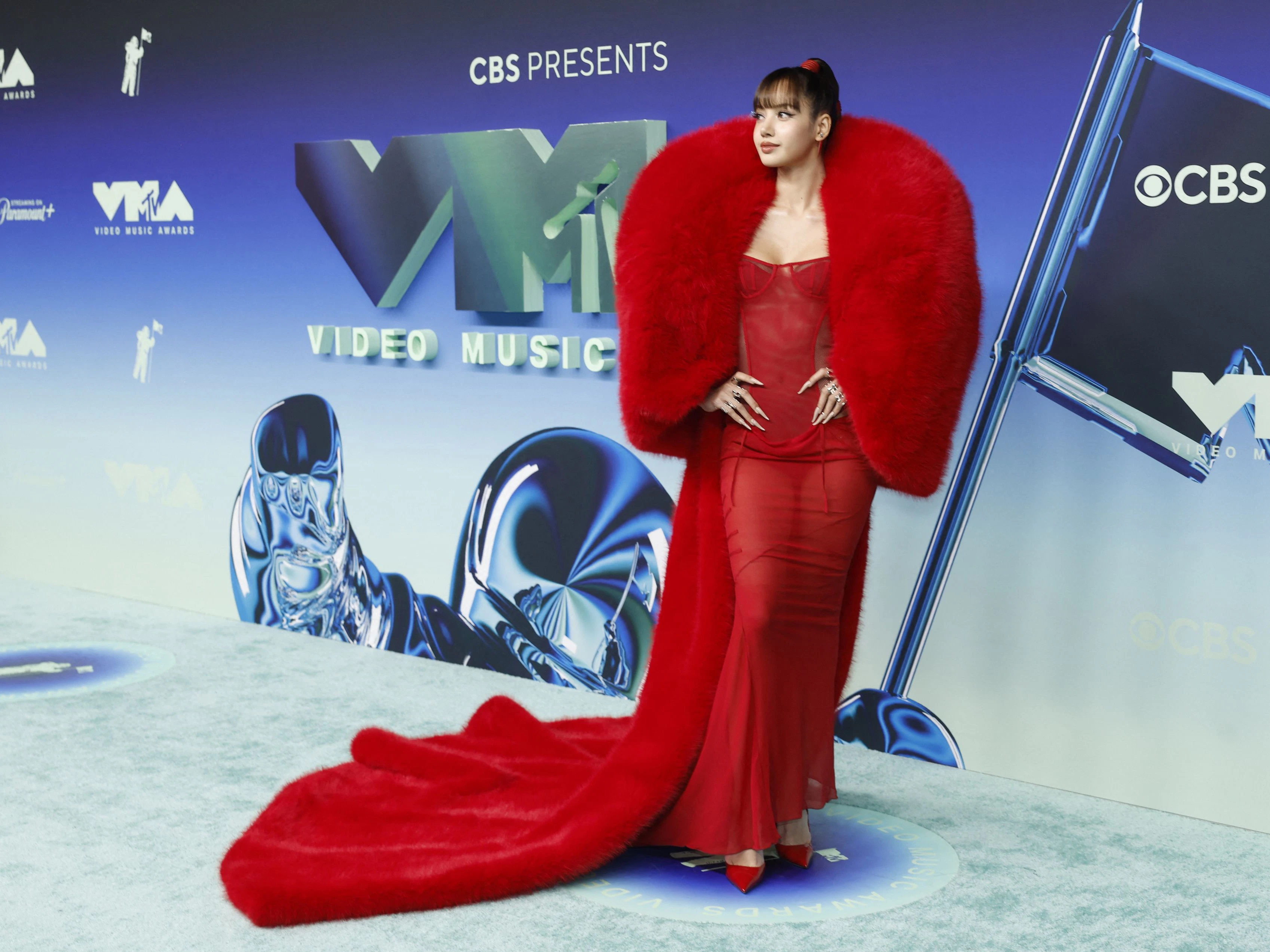 MTV VMAs: Lisa