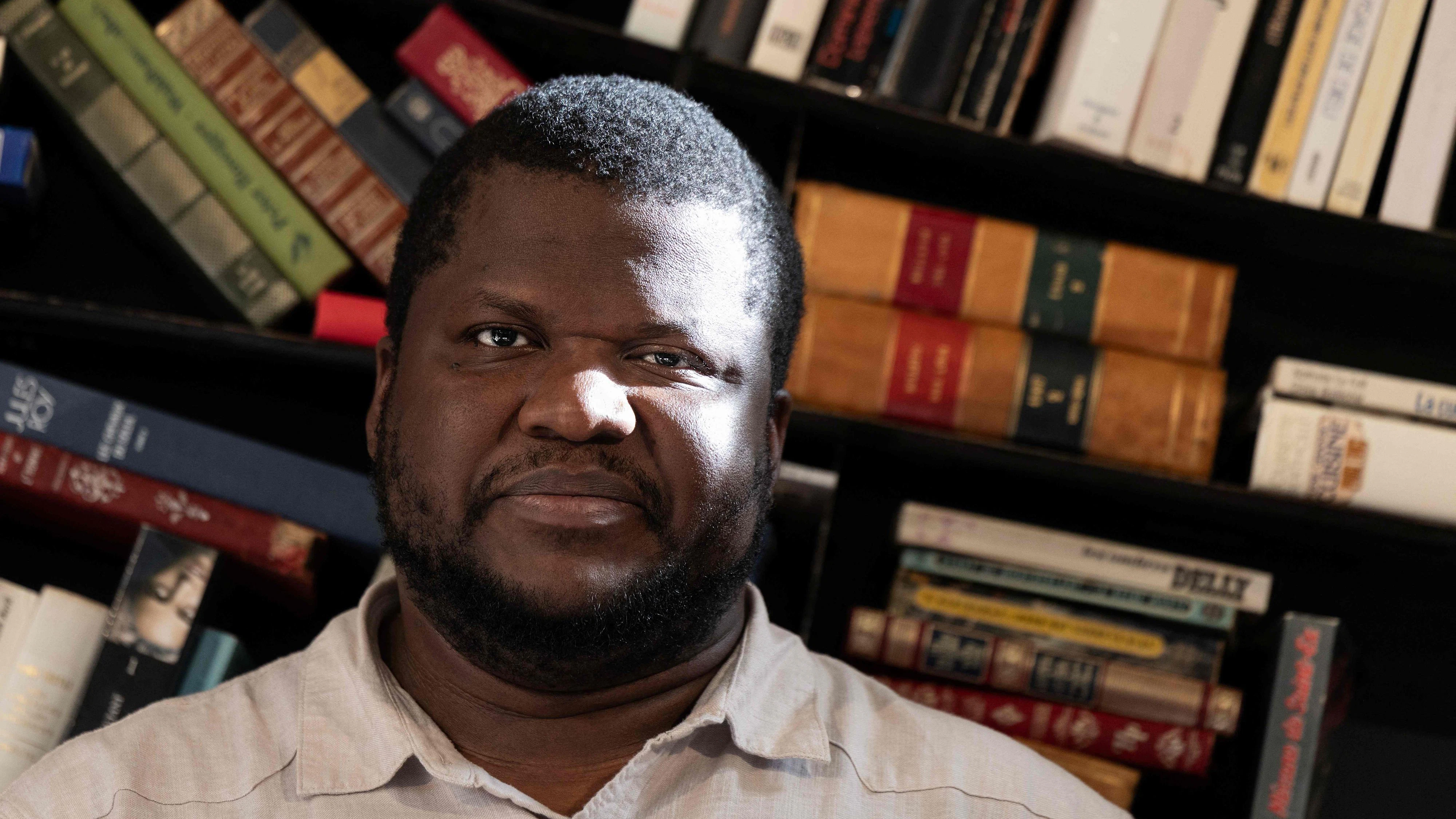 Der kanadisch-haitianische Schriftsteller Thelyson Orelien nimmt am 24. September 2026 an der 28. Ausgabe des Literaturfestivals „Les Correspondances“ im südostfranzösischen Manosque teil.