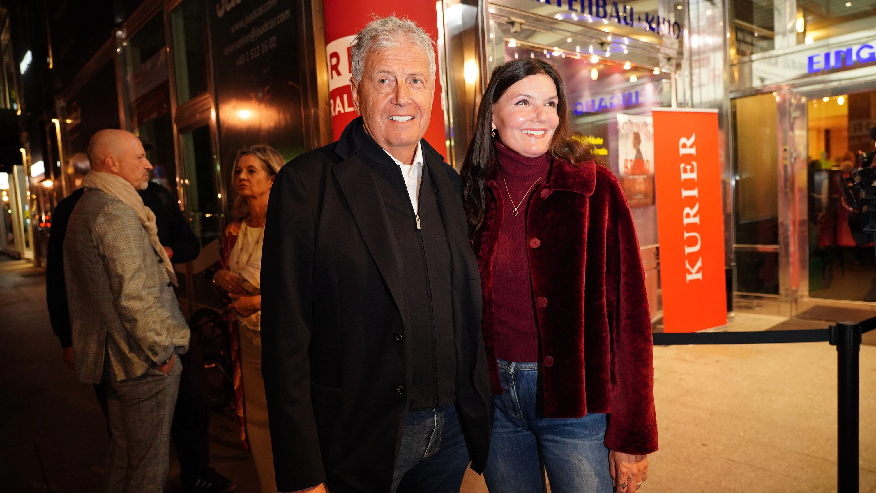Heute.at - Brisante Begegnung: Babler und Zeiler bei Filmpremiere