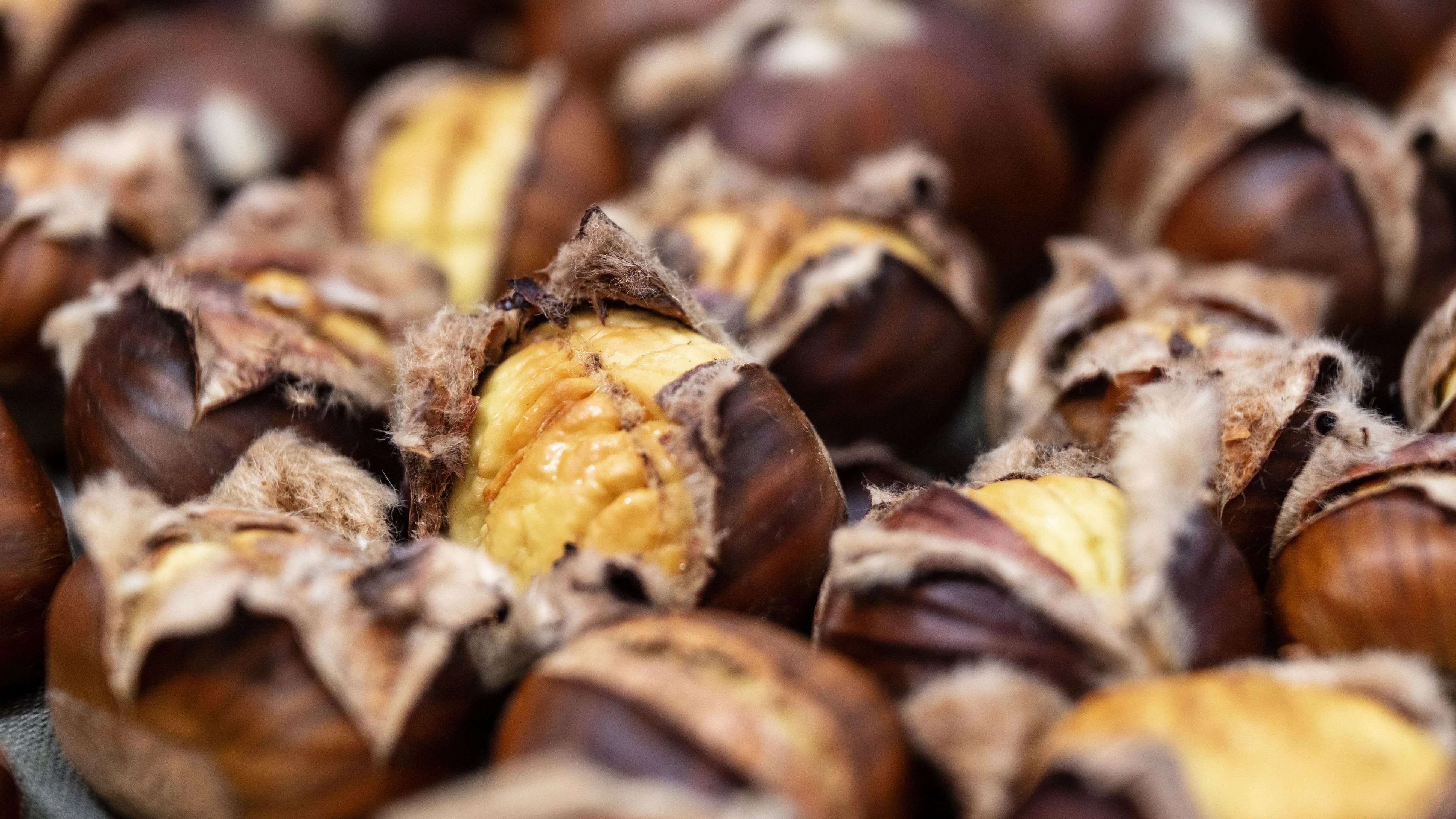 Draußen wird es kalt, drinnen duftet es nach frisch gerösteten Maroni – besser kann Herbst kaum schmecken.