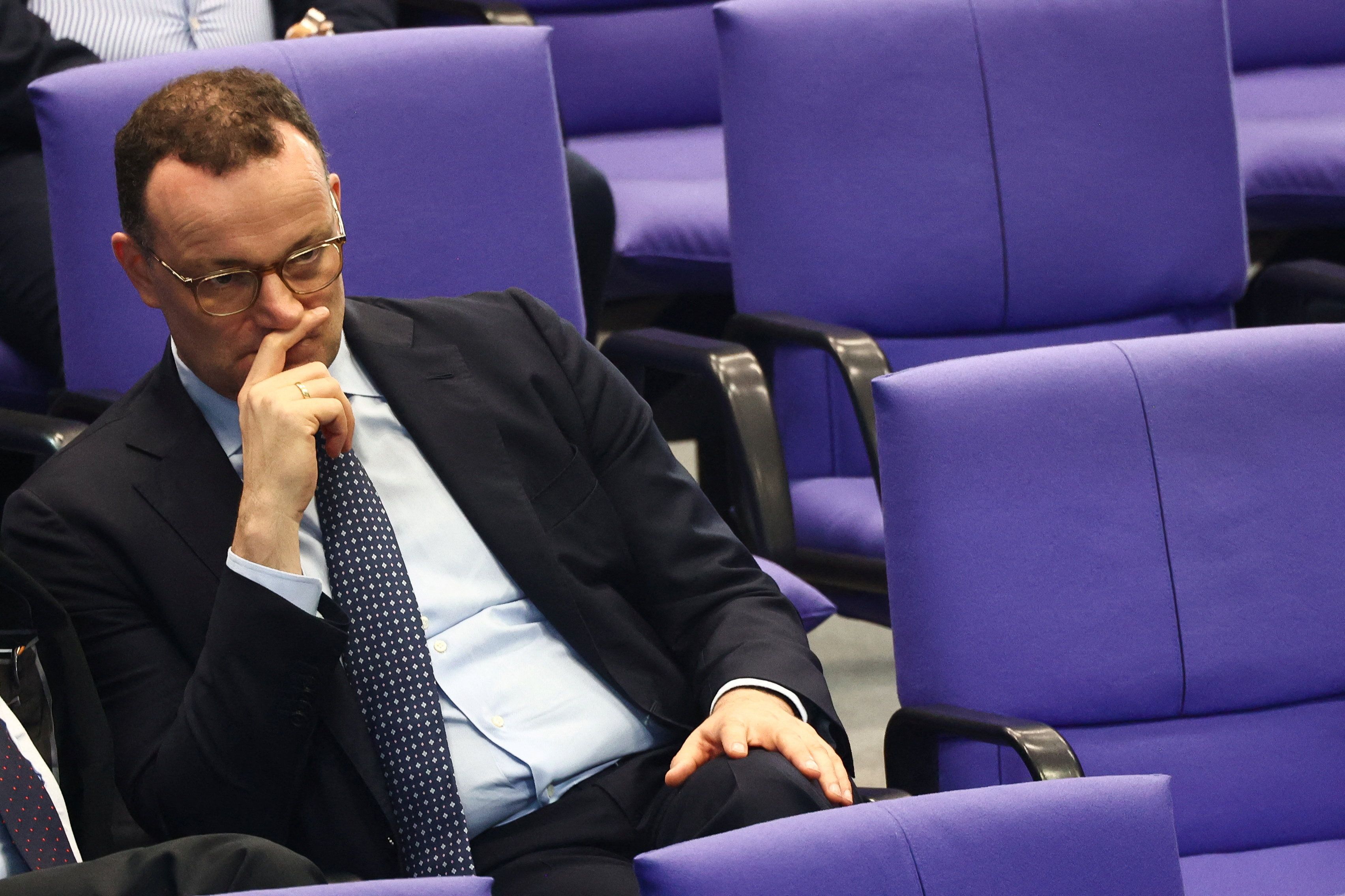 Für Jens Spahn ist es bereits der zweite Rücktritt innerhalb kurzer Zeit.