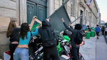Gewalt bei Schulprotesten – über 160 Festnahmen