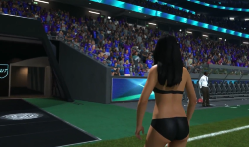 Mehrere Fußballerinnen waren plötzlich nur in Unterwäsche zu sehen.