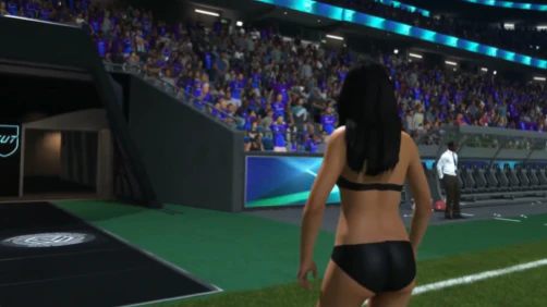 Mehrere Fußballerinnen waren plötzlich nur in Unterwäsche zu sehen.