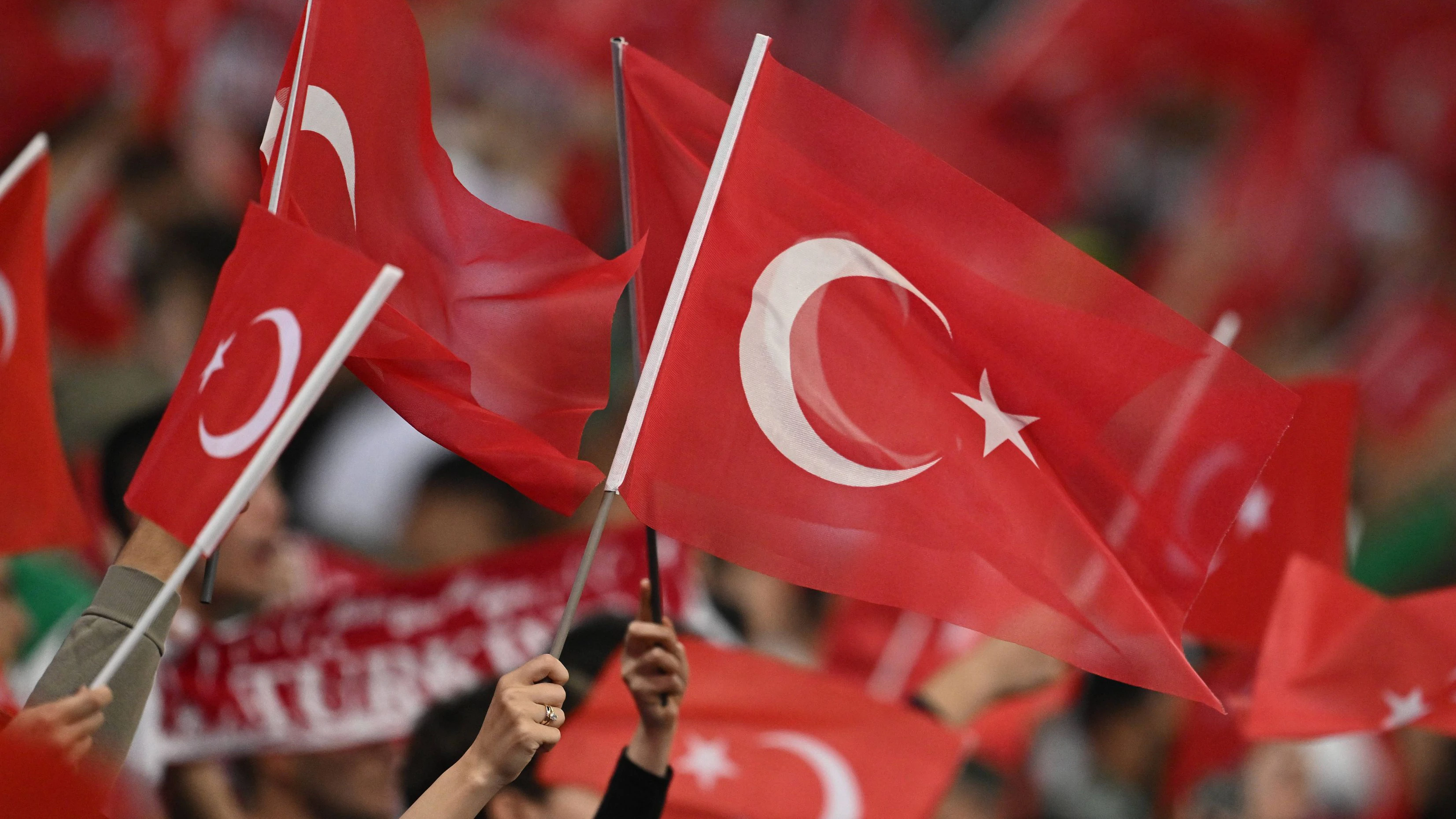 In der Türkei sorgt ein vermeintlicher Schiedsrichter-Skandal für Aufsehen. 