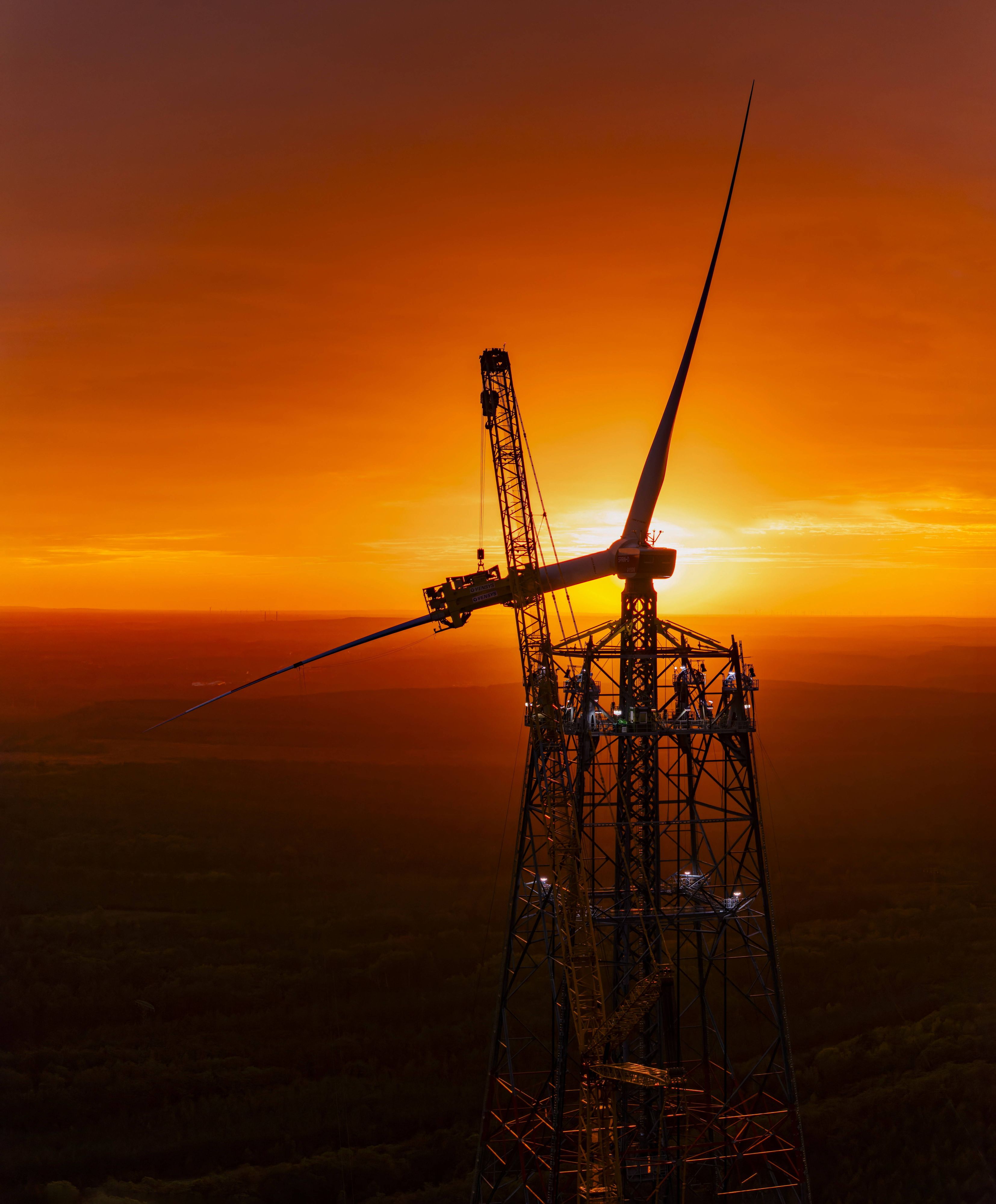 Heute.at - Größtes Windrad der Welt in Deutschland fertig gebaut