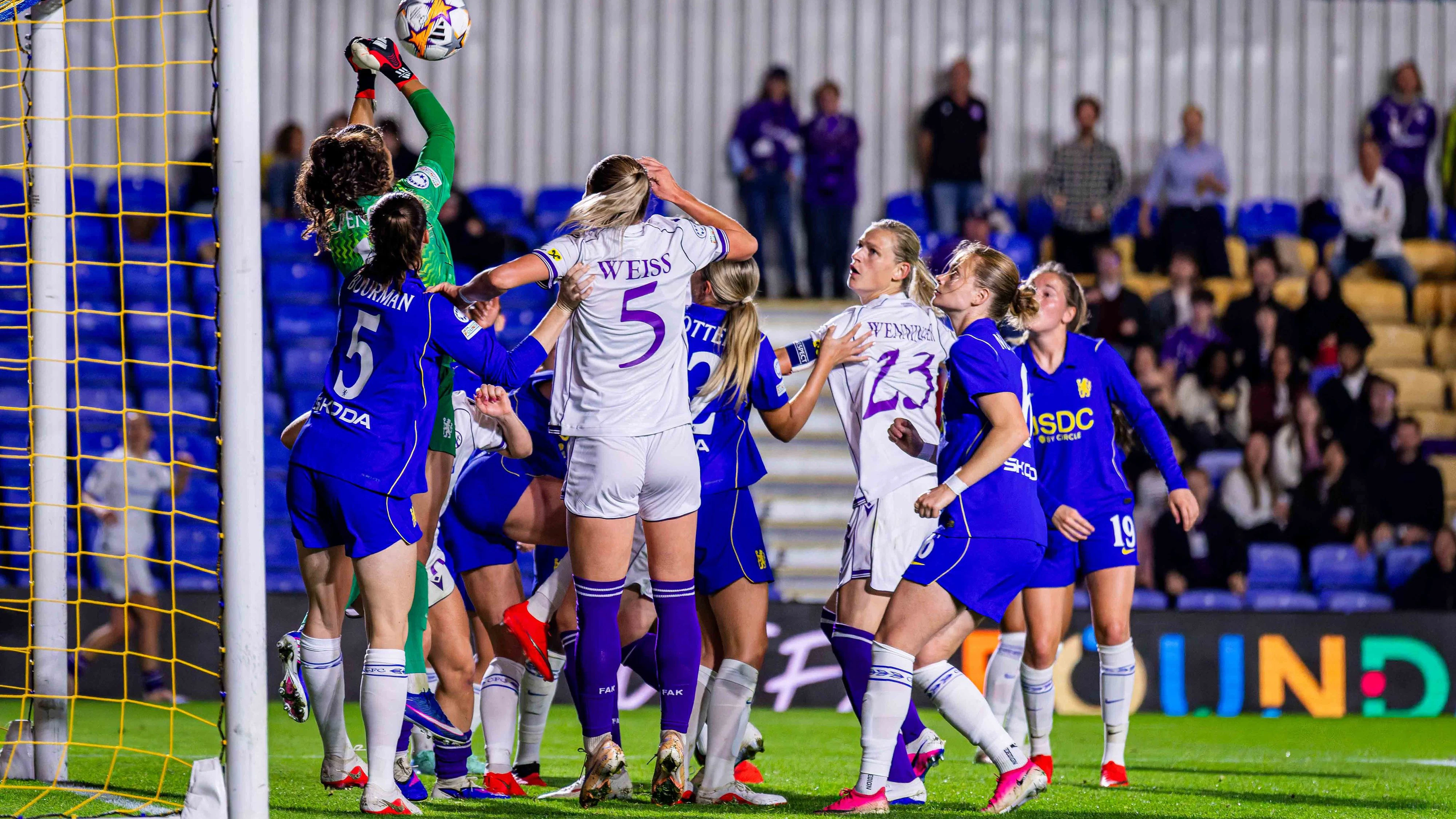 Wenninger beim 0:1 gegen Chelsea zum Auftakt der Ligaphase in der Champions League.
