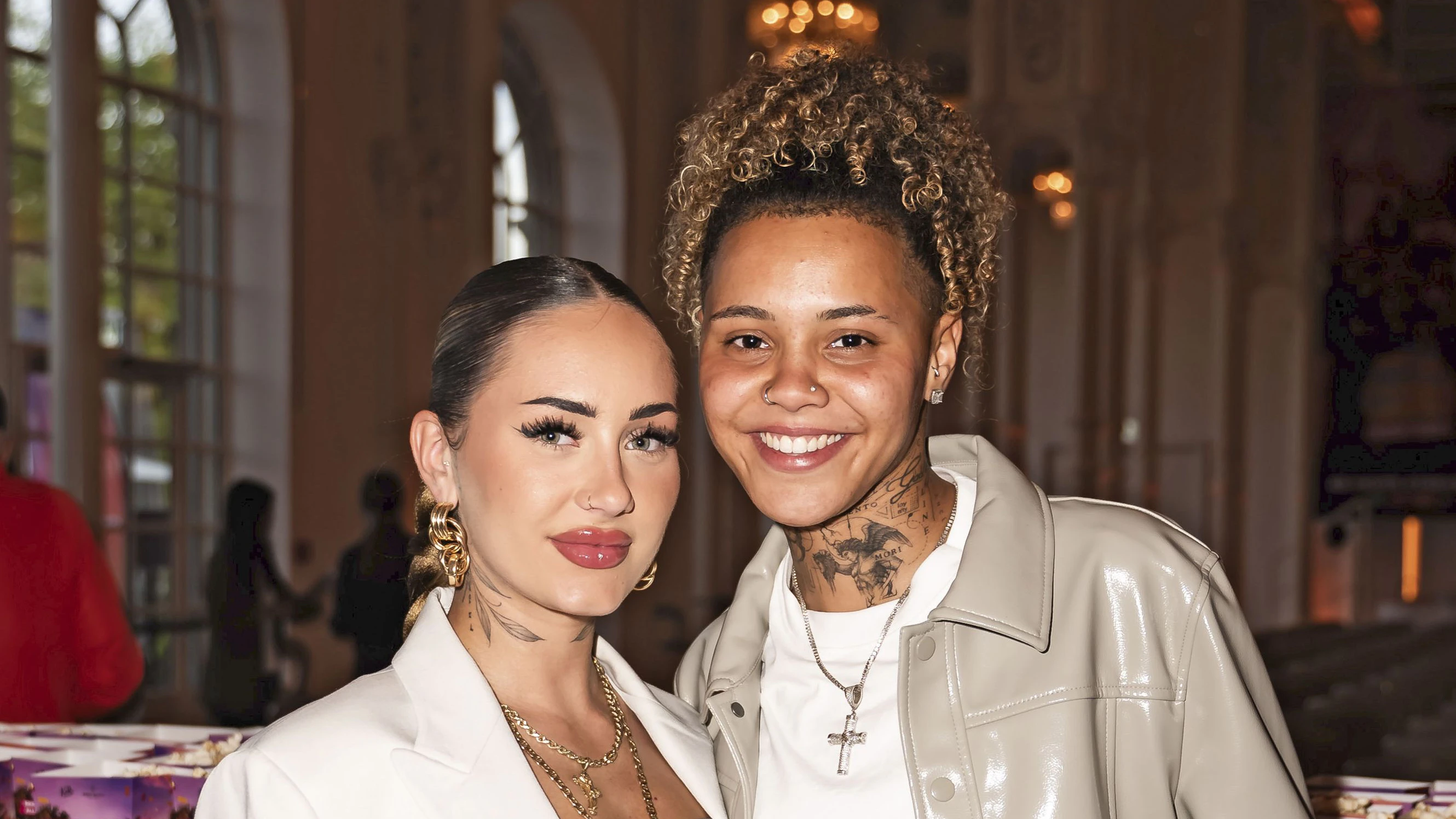 Chika und Carina bei "Temptation Island VIP" dabei.