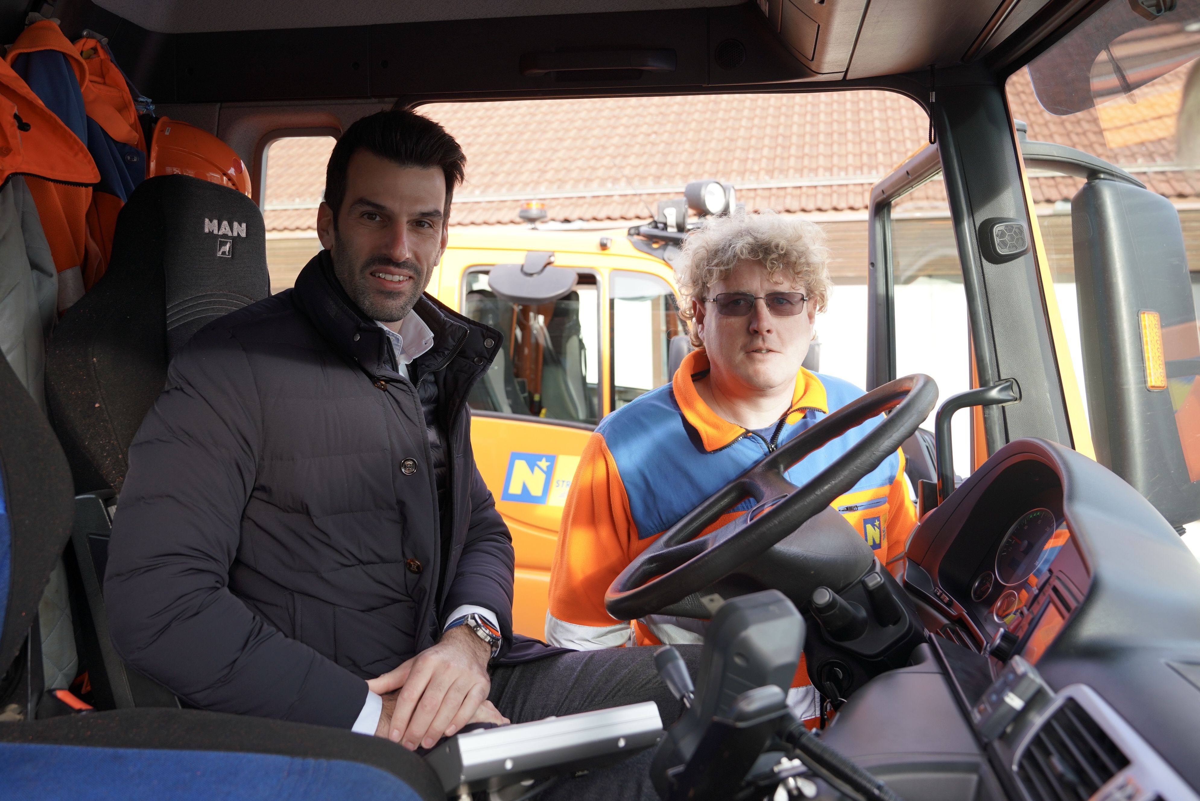 LH-Stv. Udo Landbauer beim Winterdienst. Er setzt auf Diesel-Motoren.
