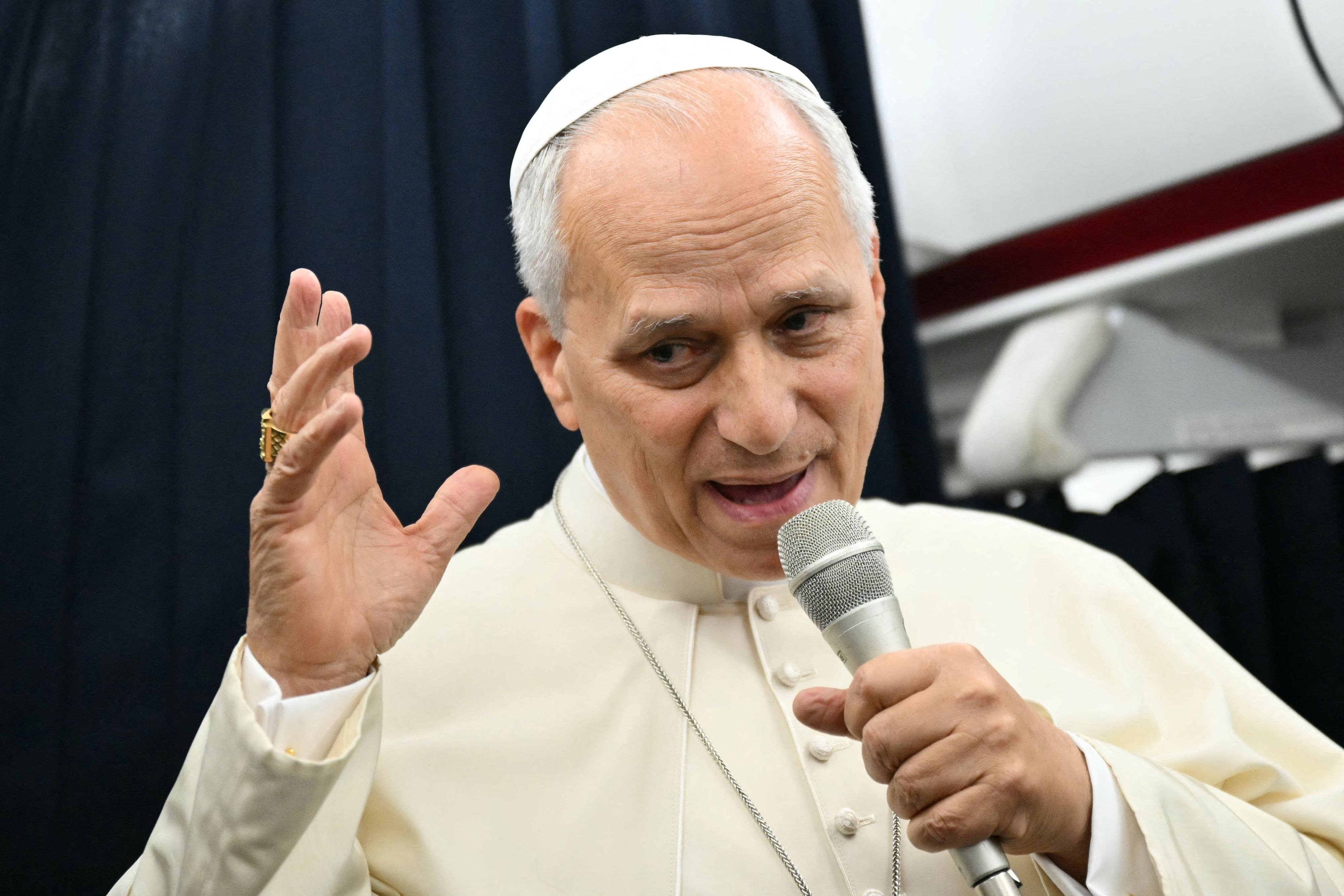 Papst Leo sprach auf dem Rückflug aus Metz nach Rom mit Journalisten an Bord über Missbrauch in der Kirche