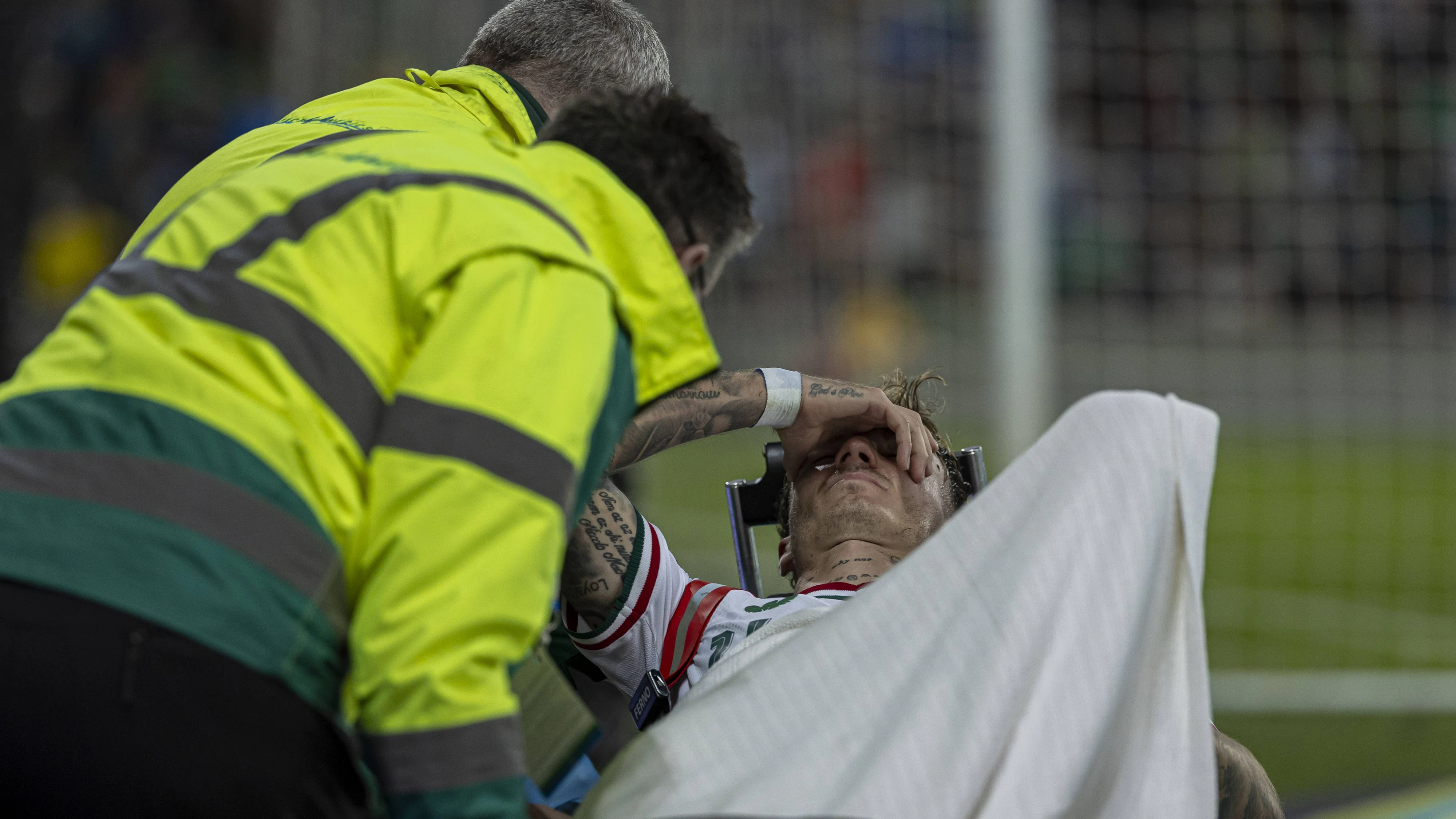 Northern Ireland v Hungary - UEFA Nations League 2026/27 Group B2 MD2 Bendeguz Bolla of Hungary is injured during the UEFA Nations League match at Windsor Park in Belfast, on September 28, 2026. Belfast United Kingdom PUBLICATIONxNOTxINxFRA Copyright: xRobertxSzaniszlox originalFilename:szaniszlo-notitle260928_npjGf.jpg