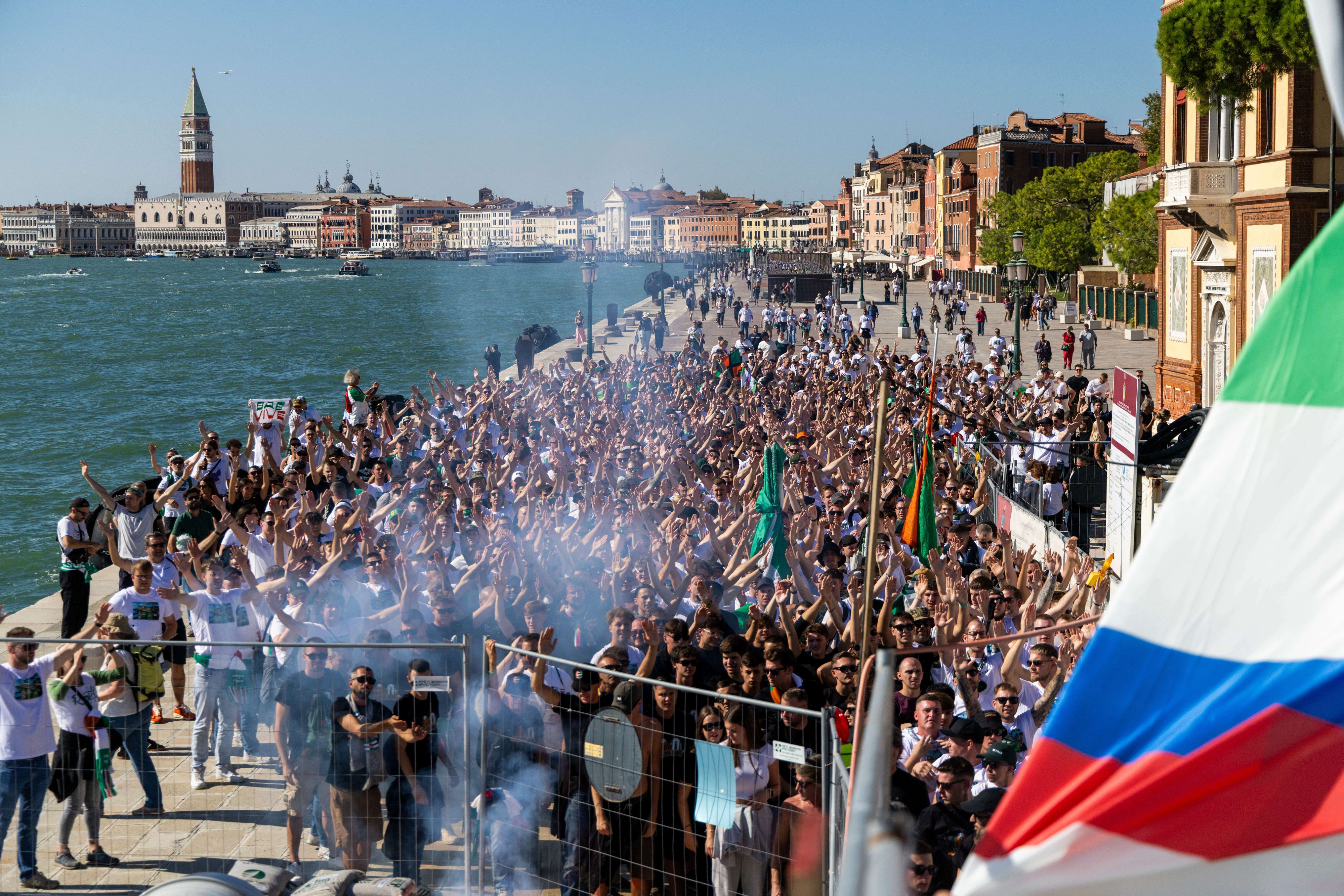 Die Ultras von Rapid beim Venedig-Testspiel.
