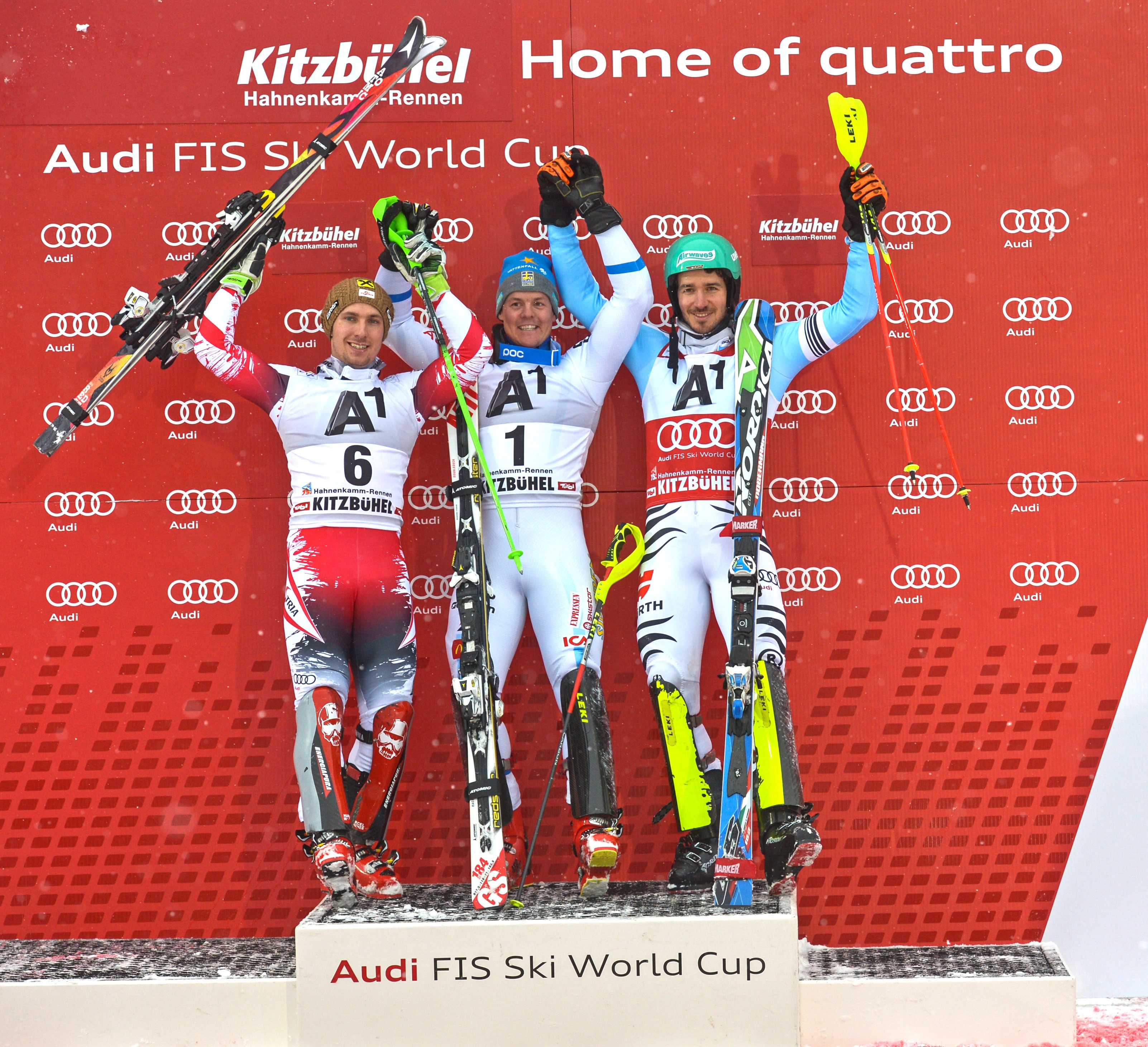 Mattias Hargin flankiert von Felix Neureuther und Marcel Hirscher.