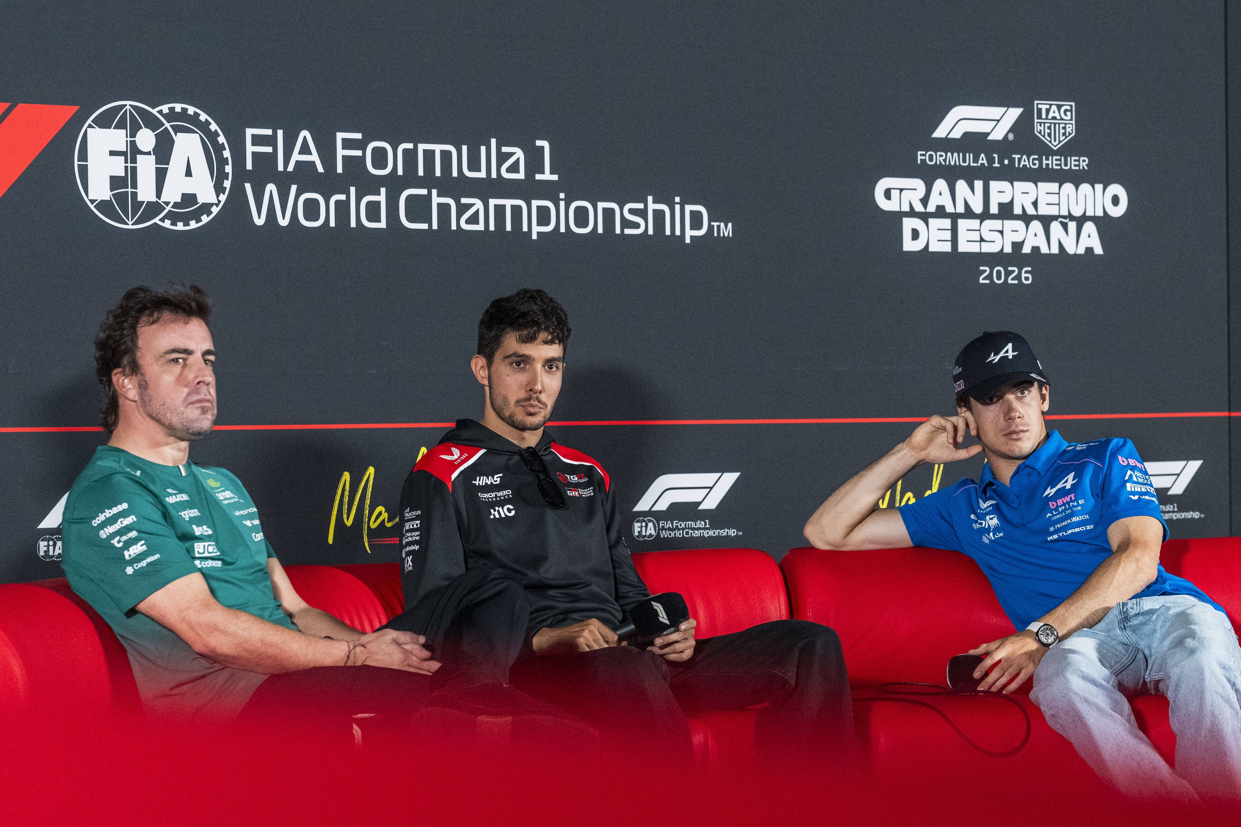 Esteban Ocon (m.) verlässt Haas.