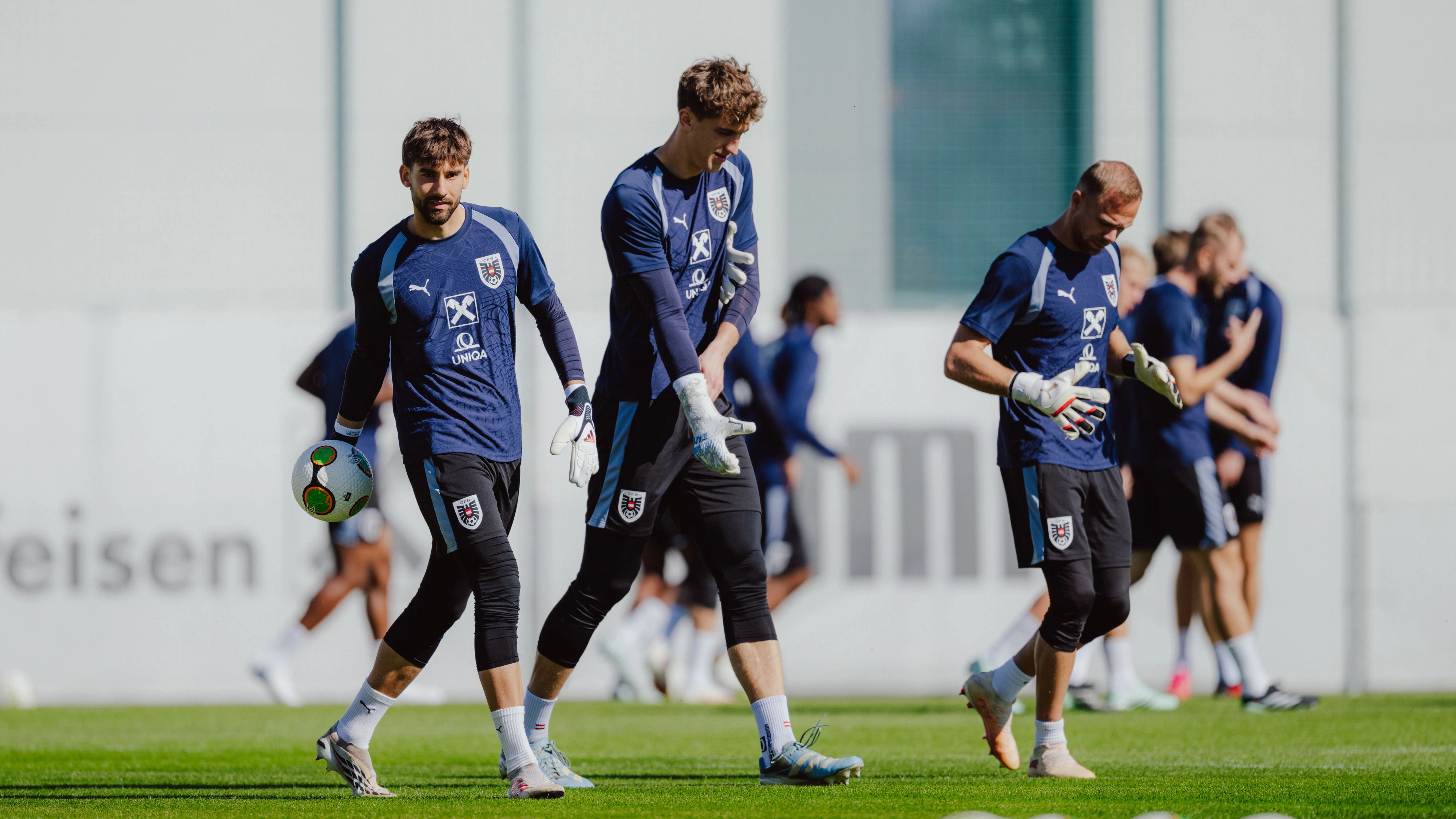 VIENNA,AUSTRIA,30.SEP.26 - SOCCER - UEFA Nations League, OEFB international match, Ireland vs Austria, preview, training team AUT. Image shows Matteo Bignetti and Florian Wiegele (AUT). Photo: GEPA pictures/ Alexander Solc