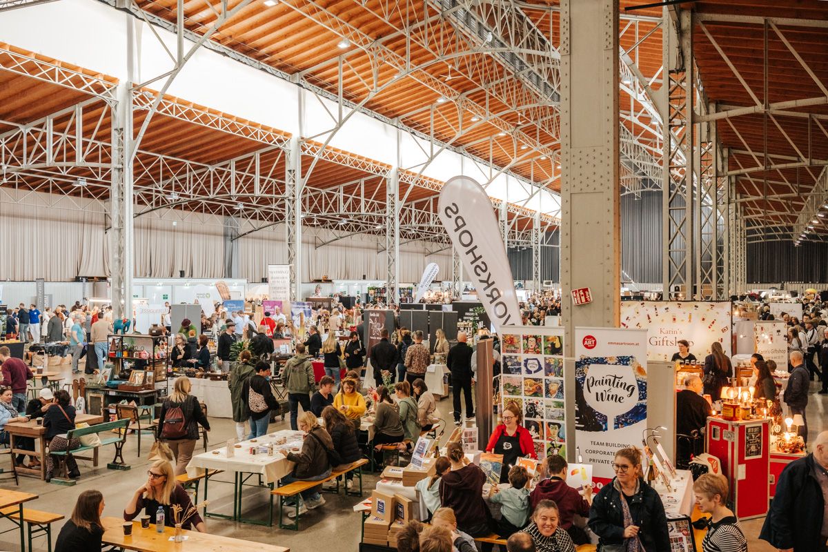 Anfang Oktober verwandelt sich die Marx Halle wieder in ein Paradies für Designfans und Schatzsucher.