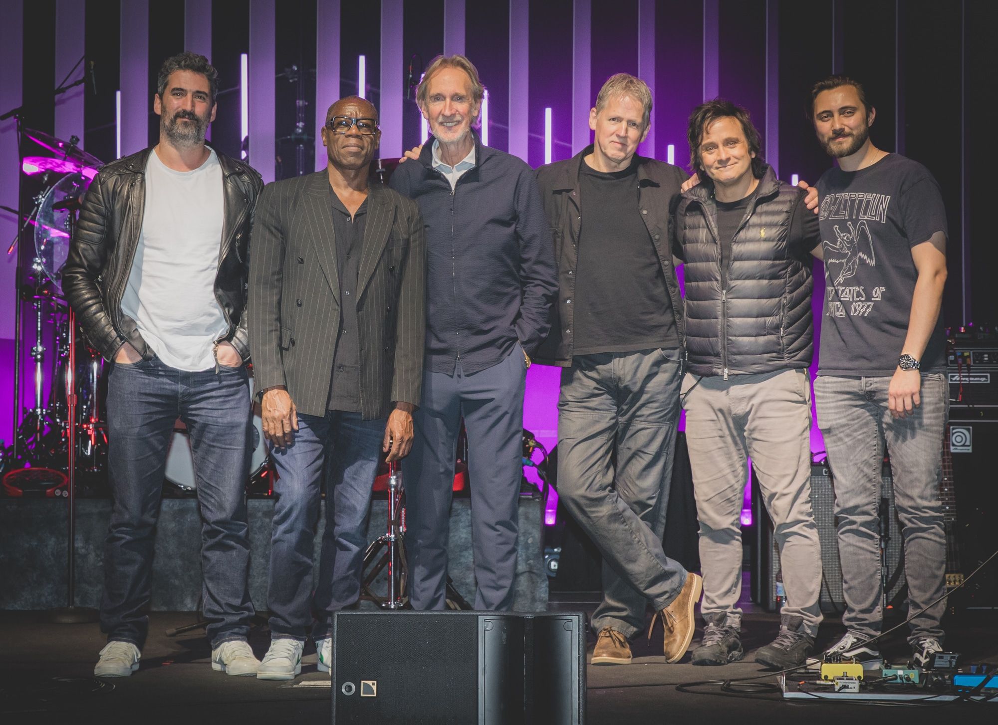 <strong>Mike Rutherford</strong> (3.v.l.) und seine 