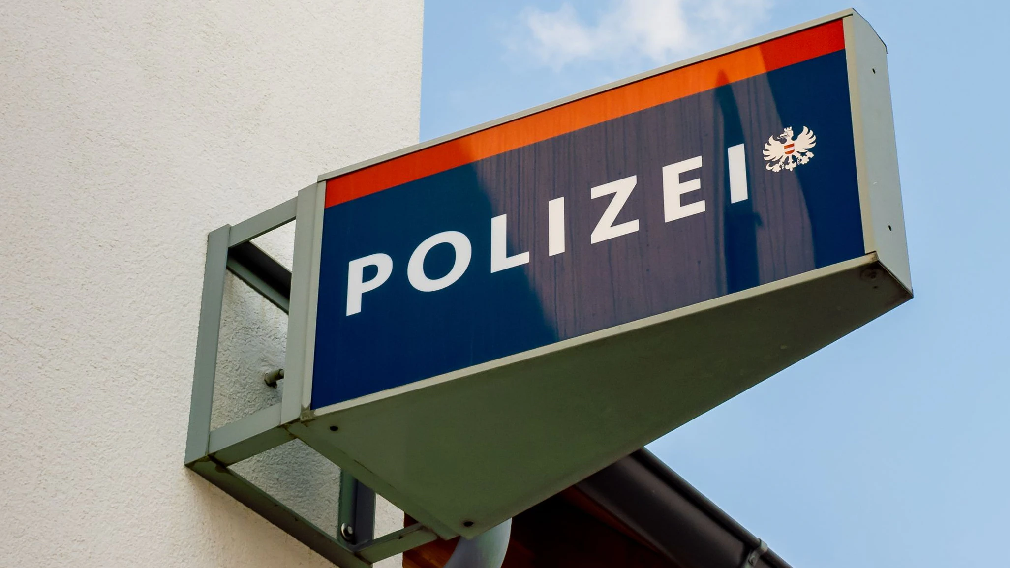 Heute.at - Mädchen aus Spital verschwunden: Fahndung nach Mama