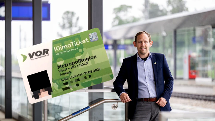Seit September müssen viele Öffi-Nutzer in Niederösterreich tiefer in die Tasche greifen, kritisiert Georg Ecker von den Grünen.