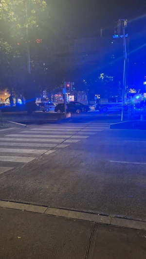Schlägerei Westbahnhof: Großeinsatz der Polizei am Wiener Gürtel. Ein Verletzter, Hintergründe unklar. Ermittlungen laufen aktuell.