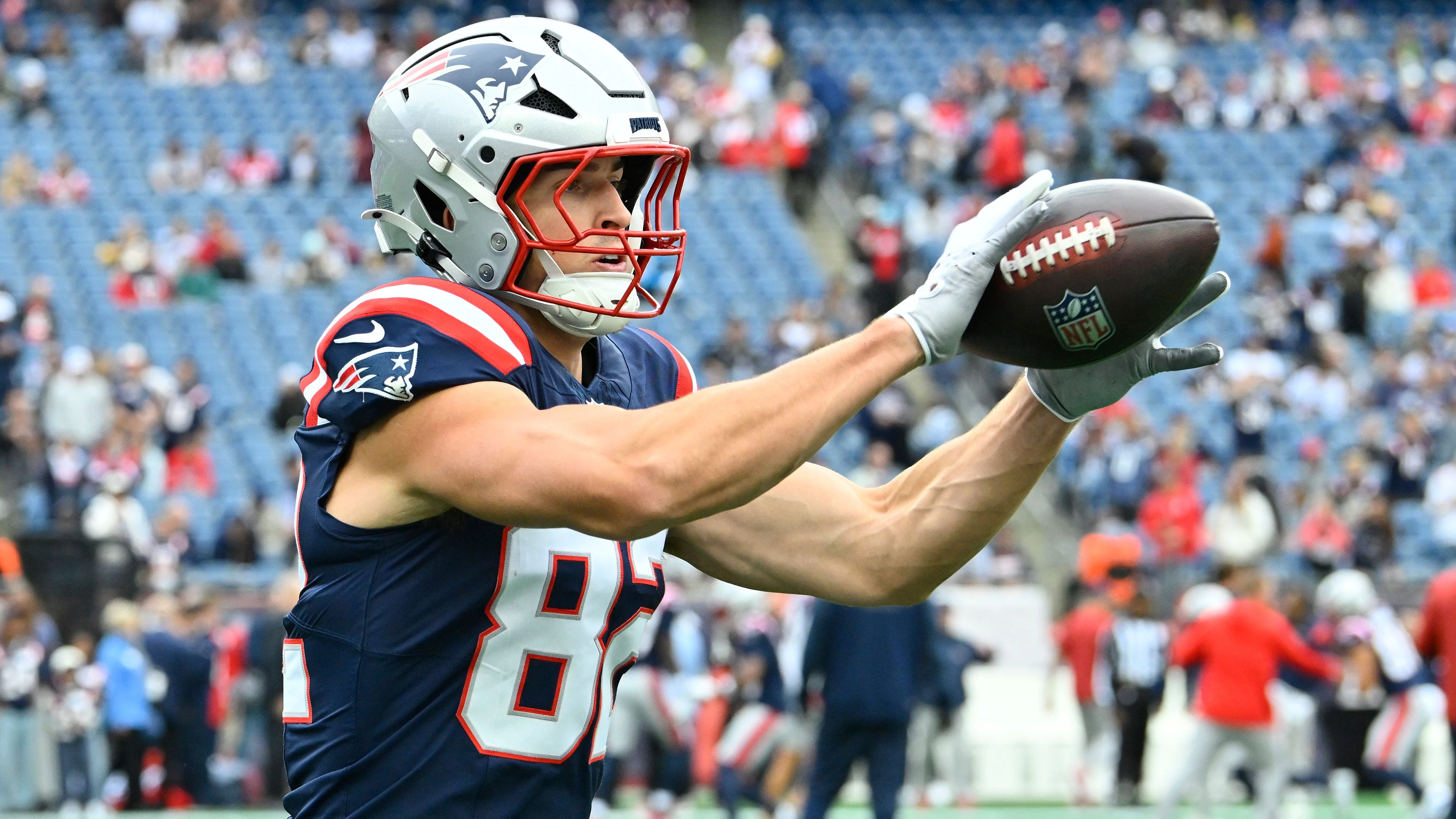 Tight End Eli Raridon. 