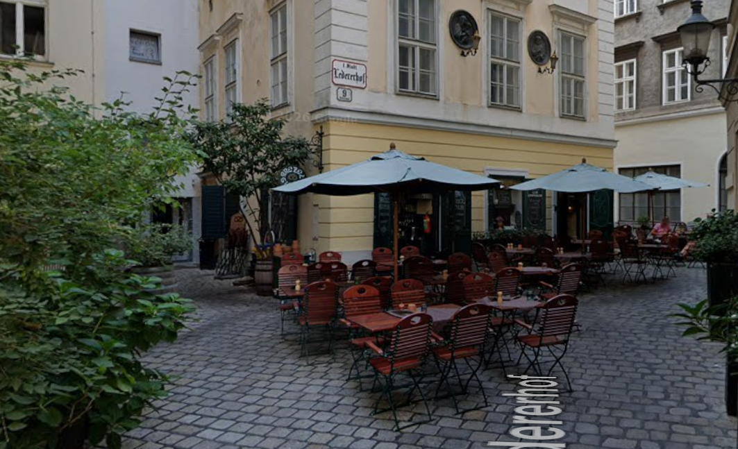 Im Bild: Das Gasthaus Brezl Gwölb, als es noch geöffnet war.
