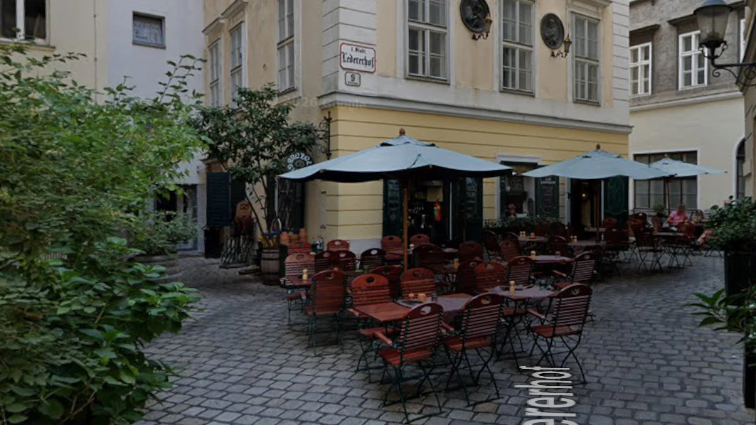 Im Bild: Das Gasthaus Brezl Gwölb, als es noch geöffnet war.