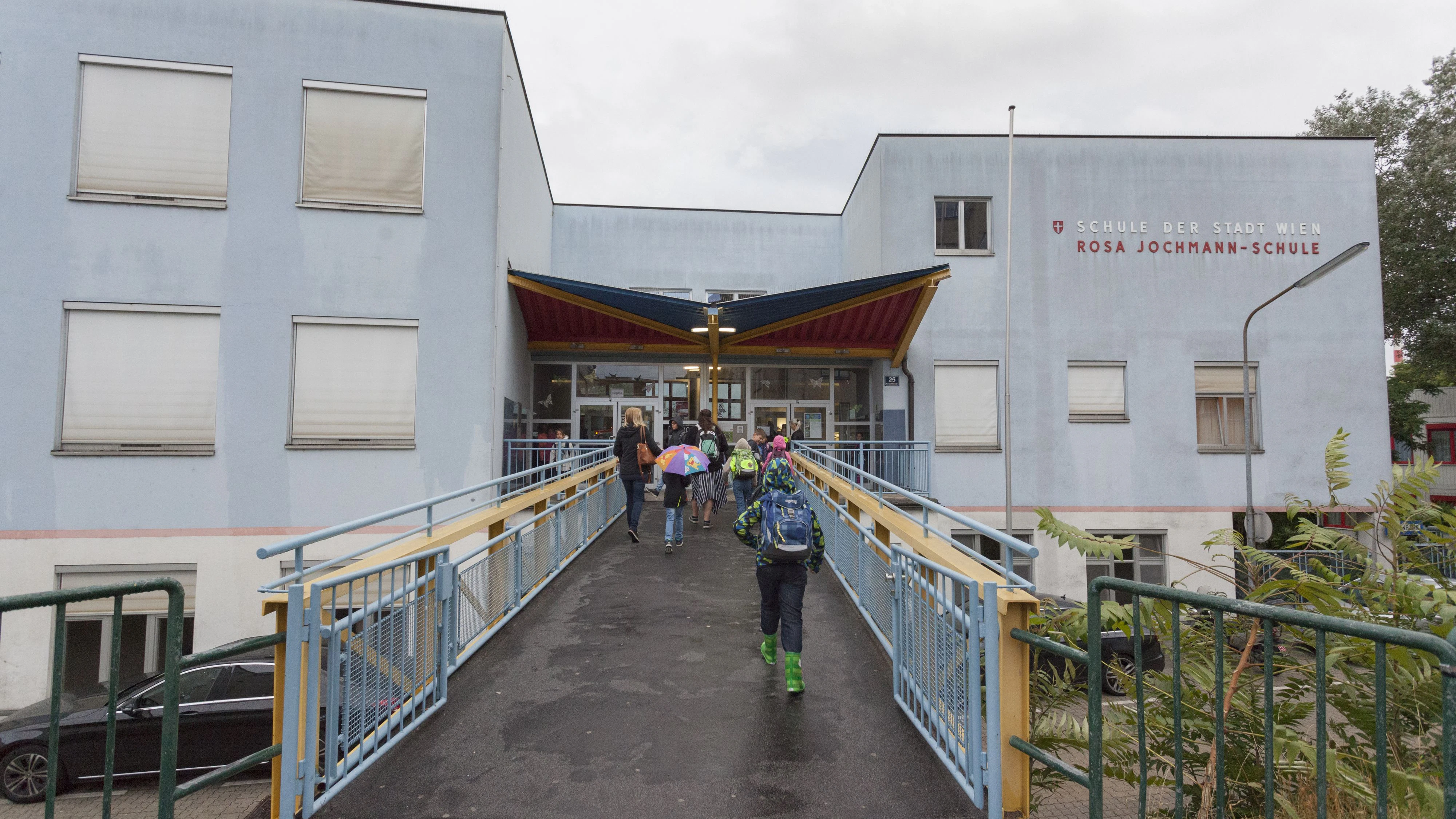 Ein Klimagerät hätte an die Rosa-Jochmann-Schule gehen sollen.