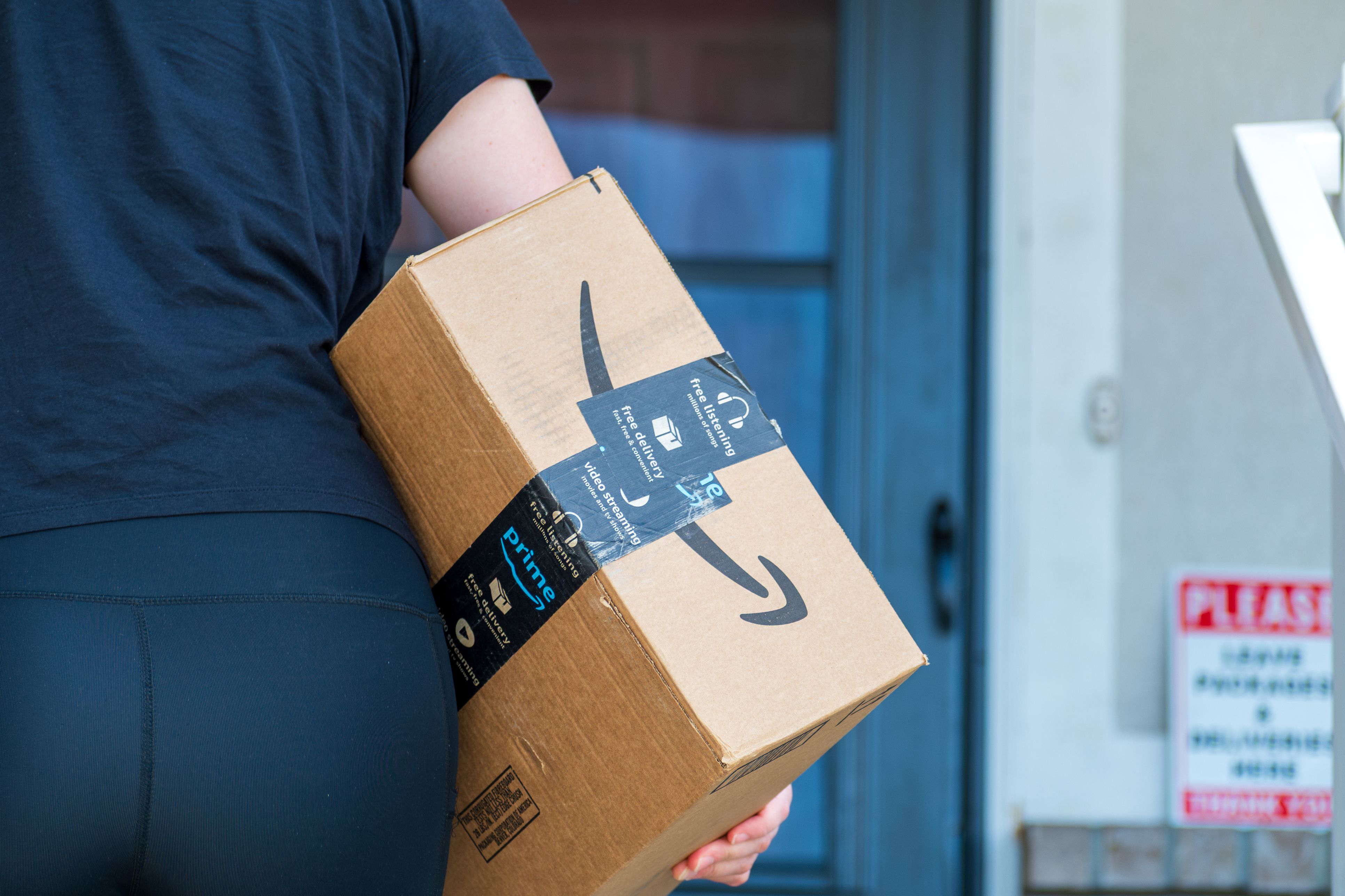 Amazon kassiert ab sofort 2,40 Euro pro Bestellung.