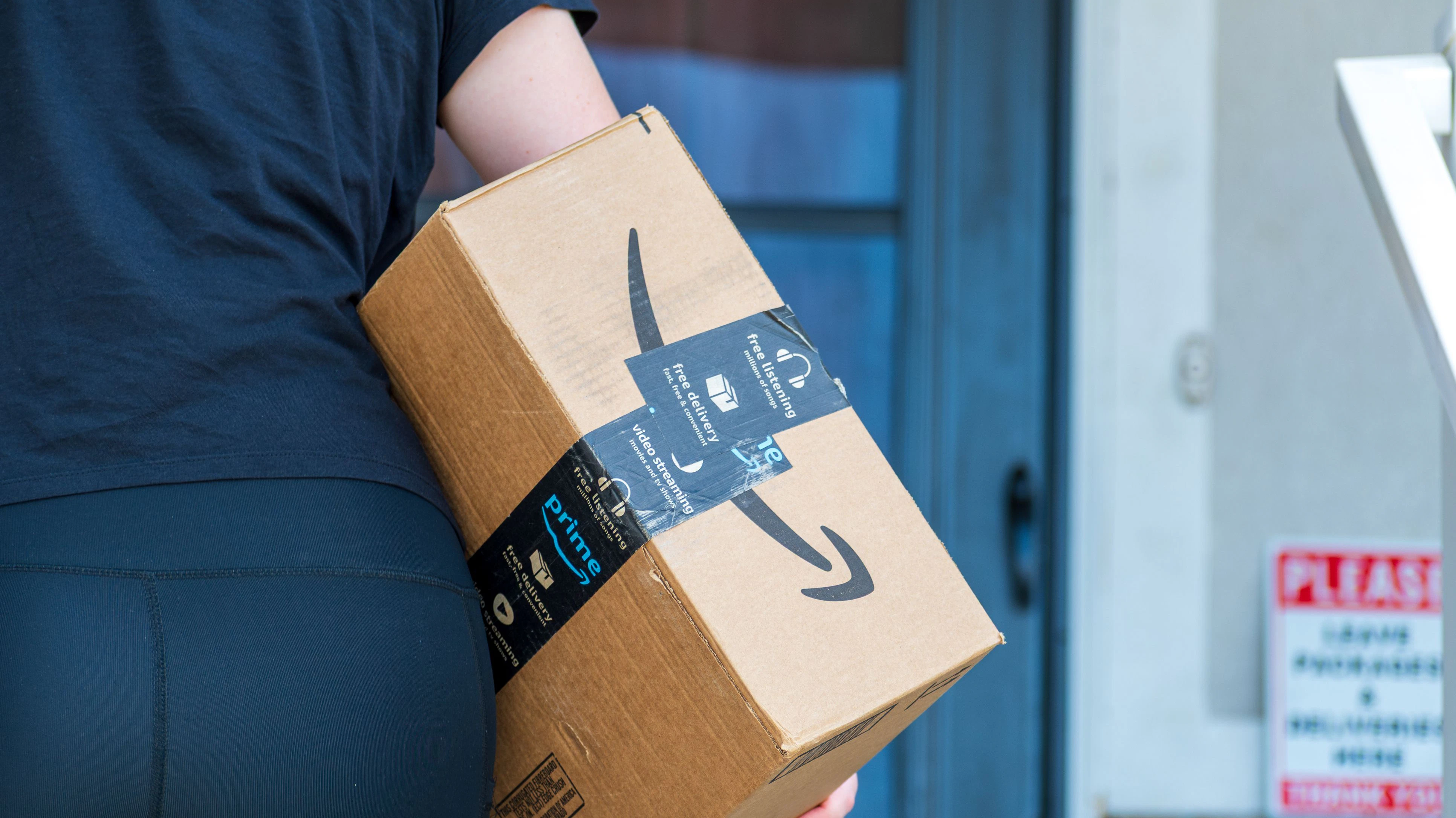 Amazon kassiert ab sofort 2,40 Euro pro Bestellung.