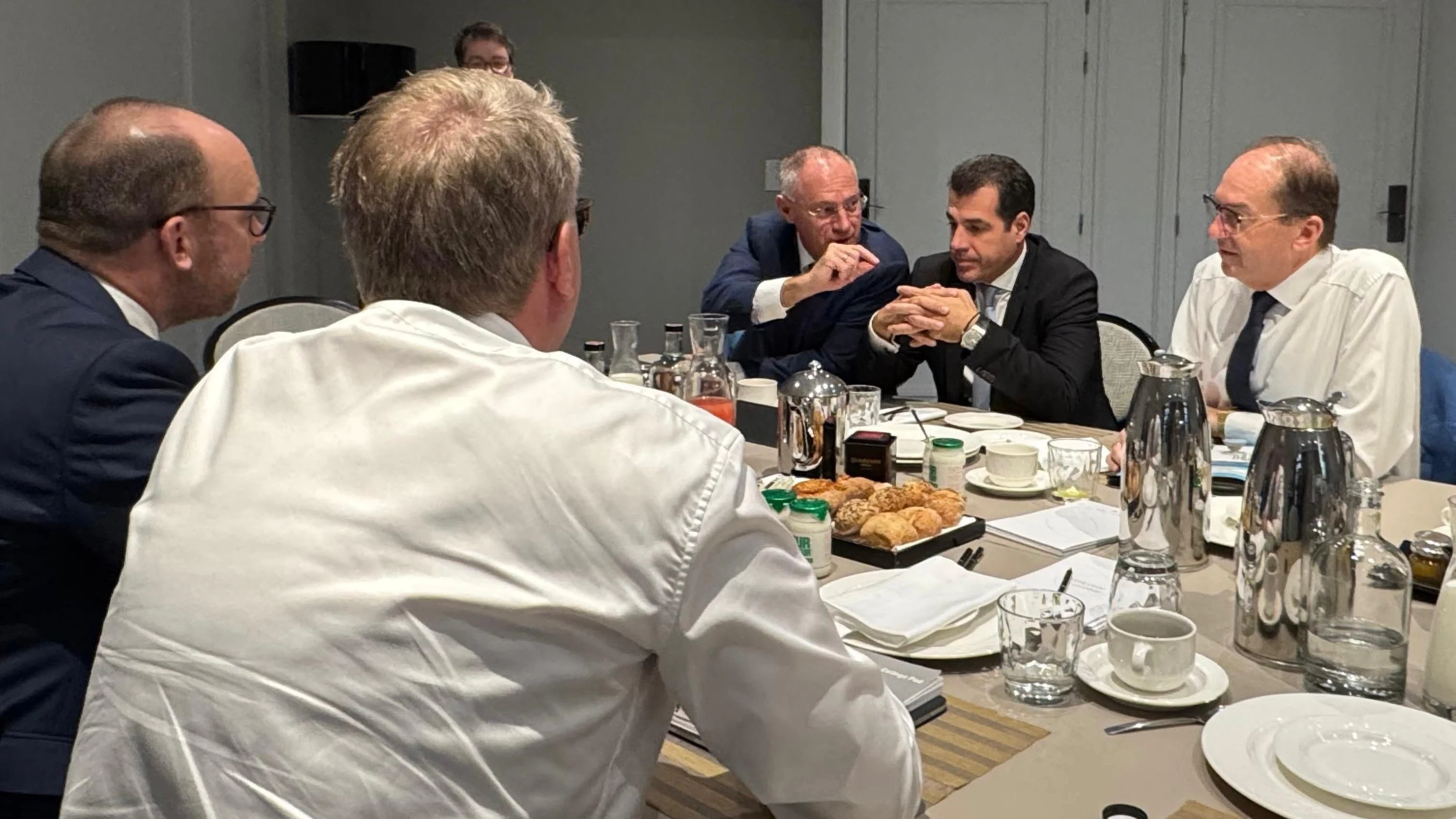 Die Innenminister, darunter Gerhard Karner (ÖVP), haben in Luxemburg die neue EU-Rückkehrverordnung endgültig abgesegnet.
