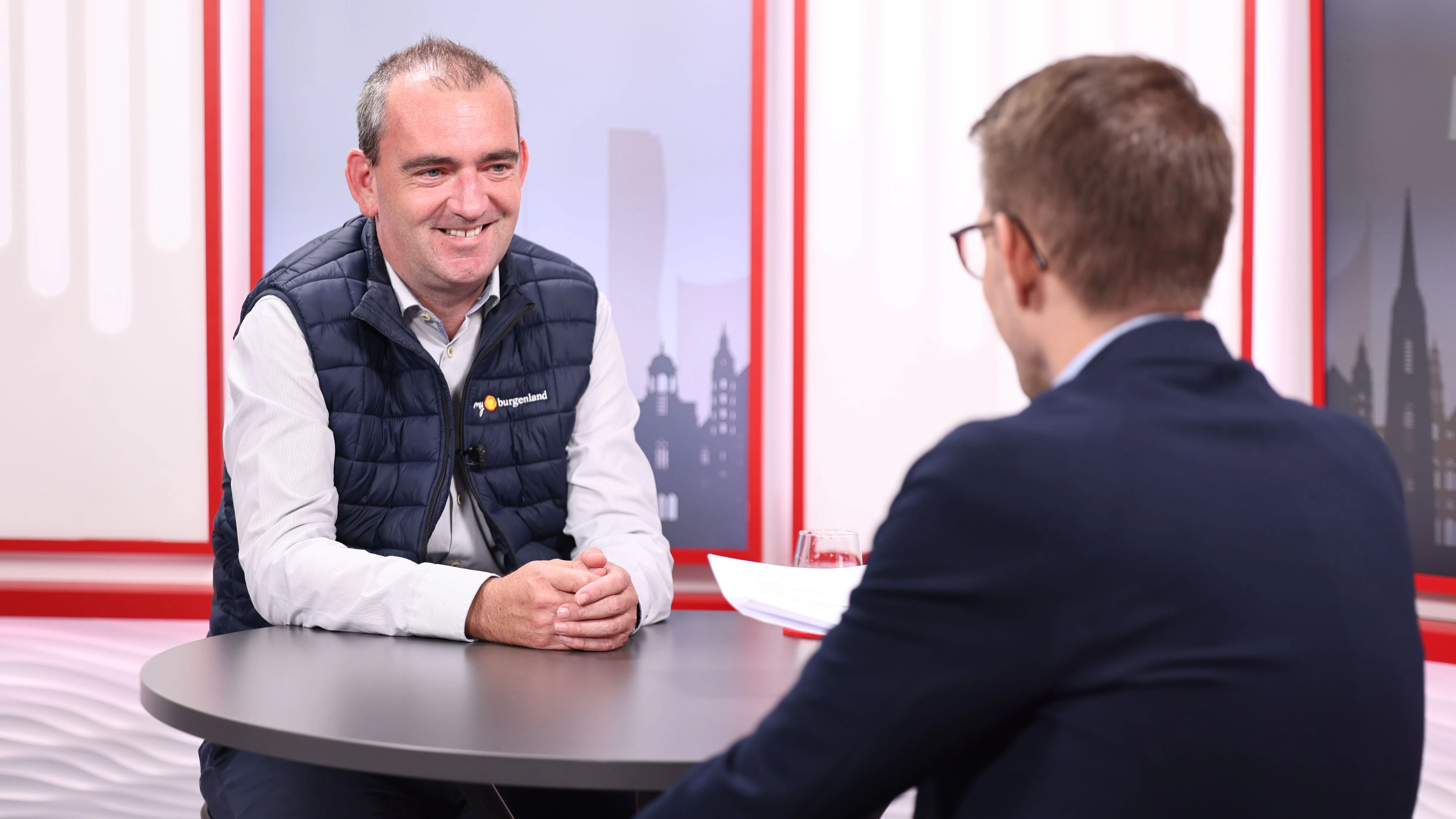 Oschep im Talk mit Clemens Oistric