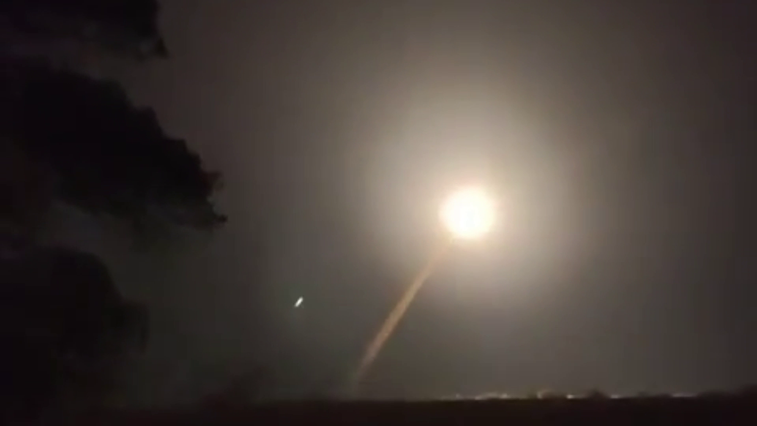 Ukraines Präsident Wolodymyr Selenskyj machte den ersten Kampfeinsatz der ballistischen Rakete FP-7 am 1. Oktober öffentlich.