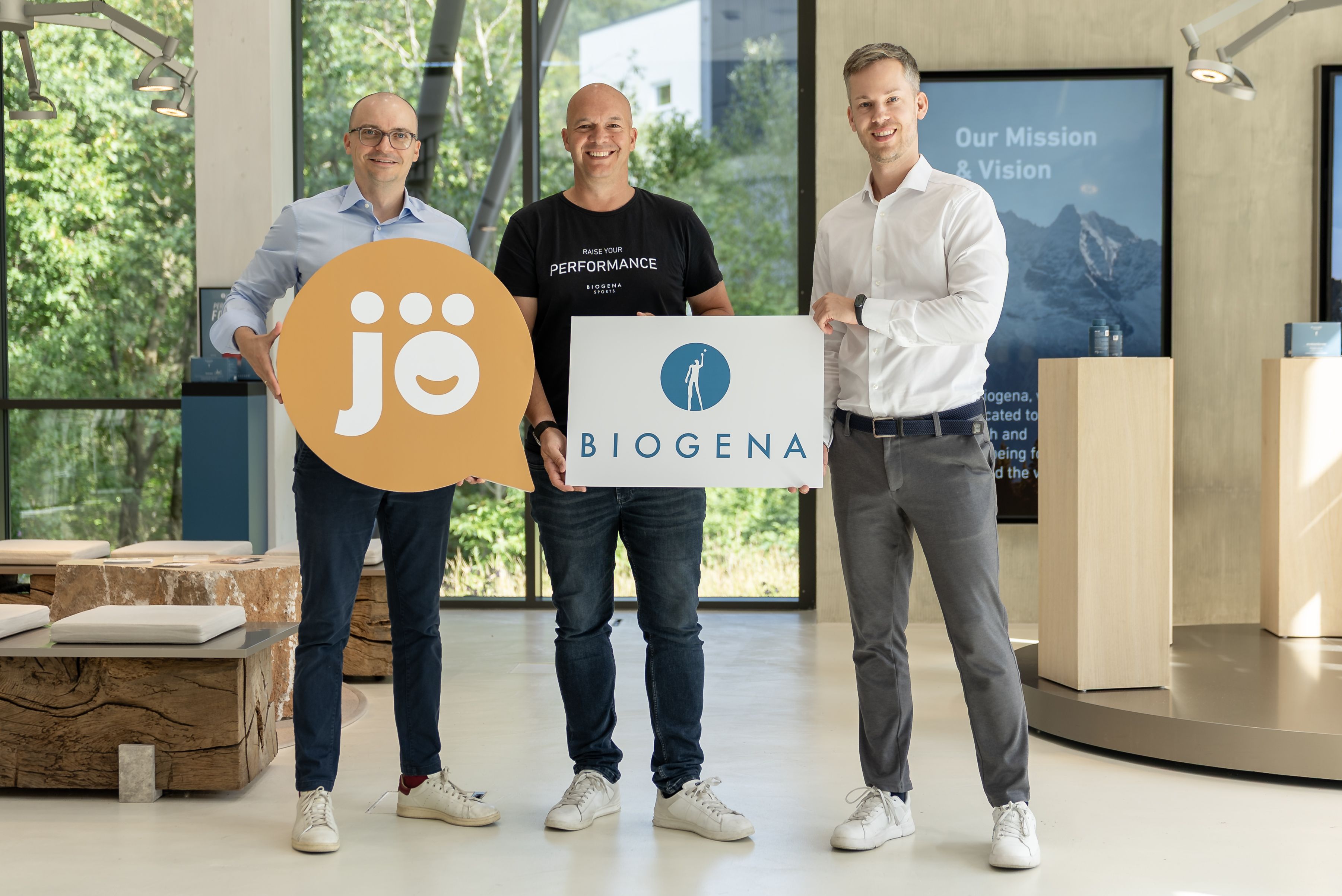 jö-Geschäftsführer Nikolai Scheurecker (l.) und Alexander Merklein, Stefan Klinglmair (Mitte), COO von Biogena