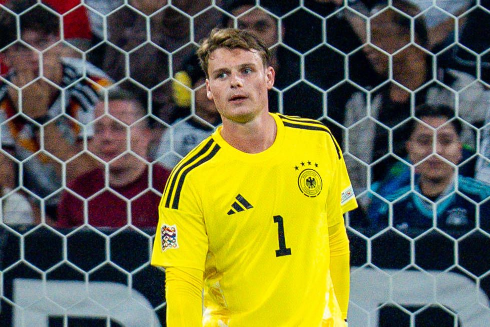 Bayern-Star Jonas Urbig gibt sein DFB-Debüt, das kostet die Bayern eine stolze Summe. 