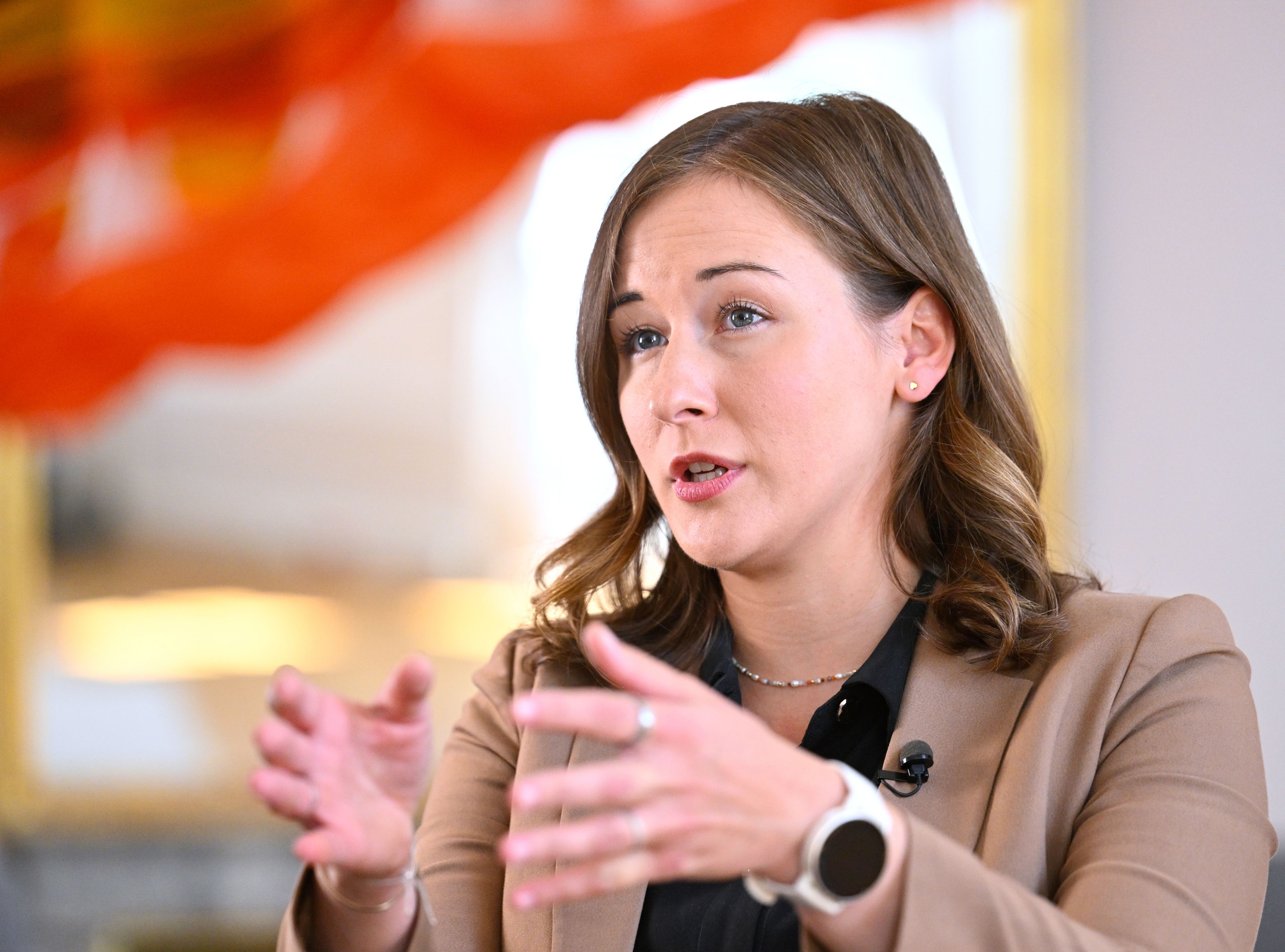 Integrationsministerin Claudia Bauer macht beim geplanten Verbot des politischen Islams den nächsten Schritt.
