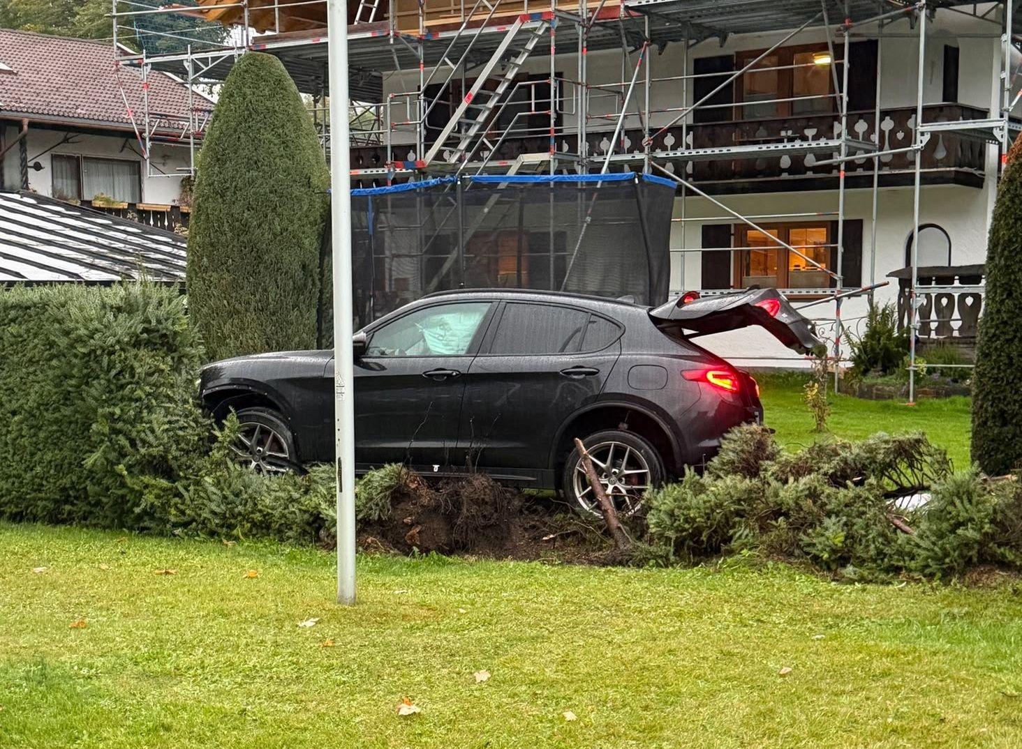 Die Polizei konnte zwei Tatverdächtige festnehmen.