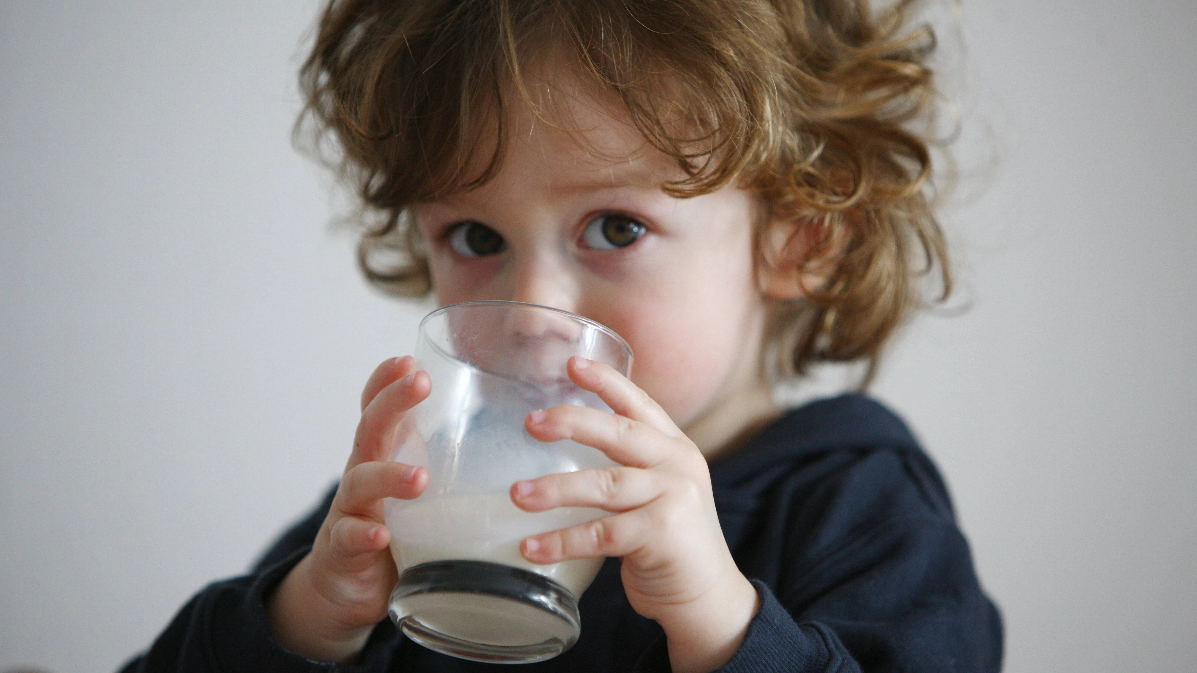 Heute.at - Mama gibt ihr Rohmilch – Brooklyn (1) stirbt beinahe