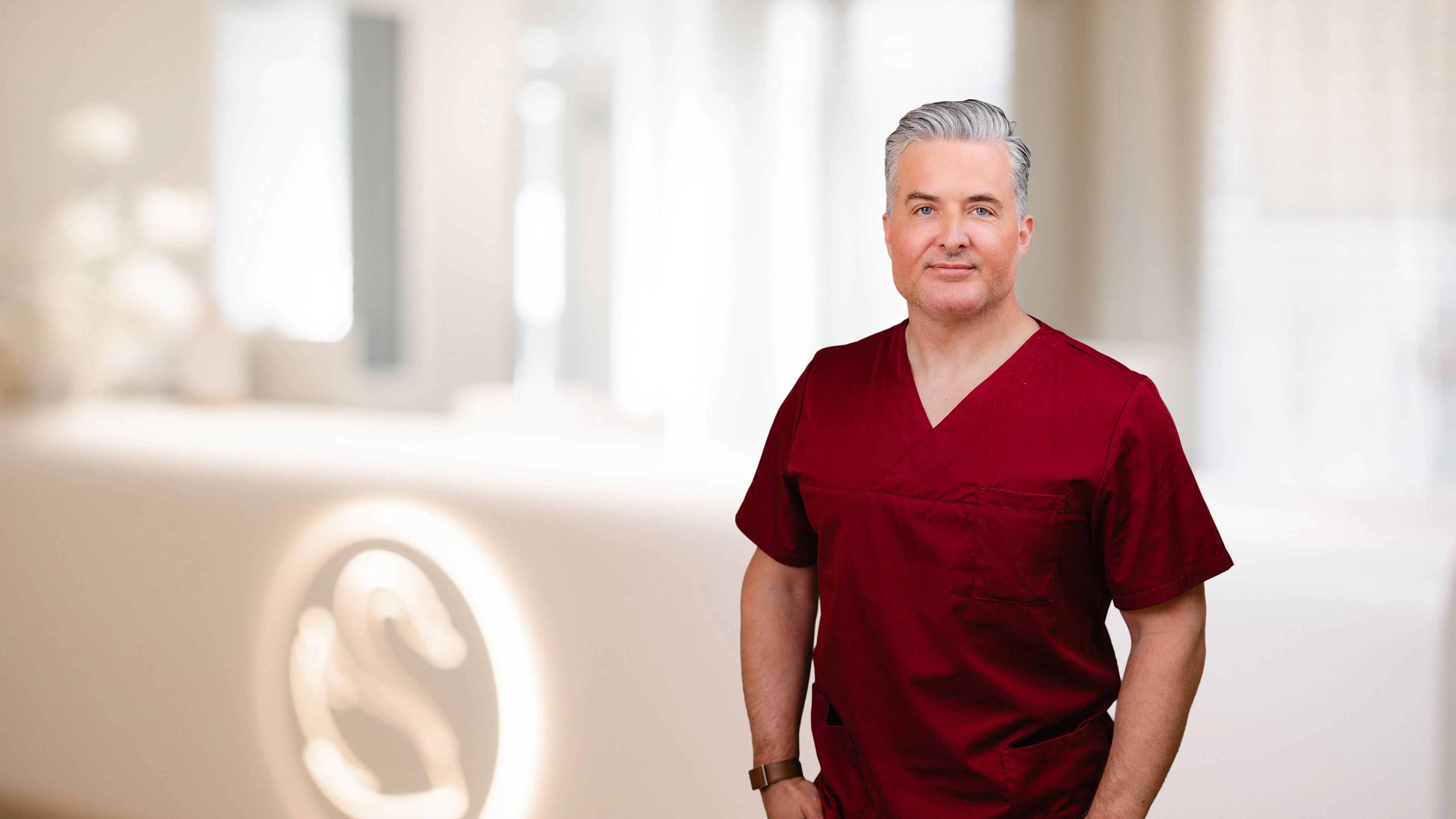 Christian Schmitz ist Facharzt für Plastische und Ästhetische Chirurgie sowie Experte für Lipödem und begleitet Betroffene von der Diagnose bis zur individuell passenden Therapie.