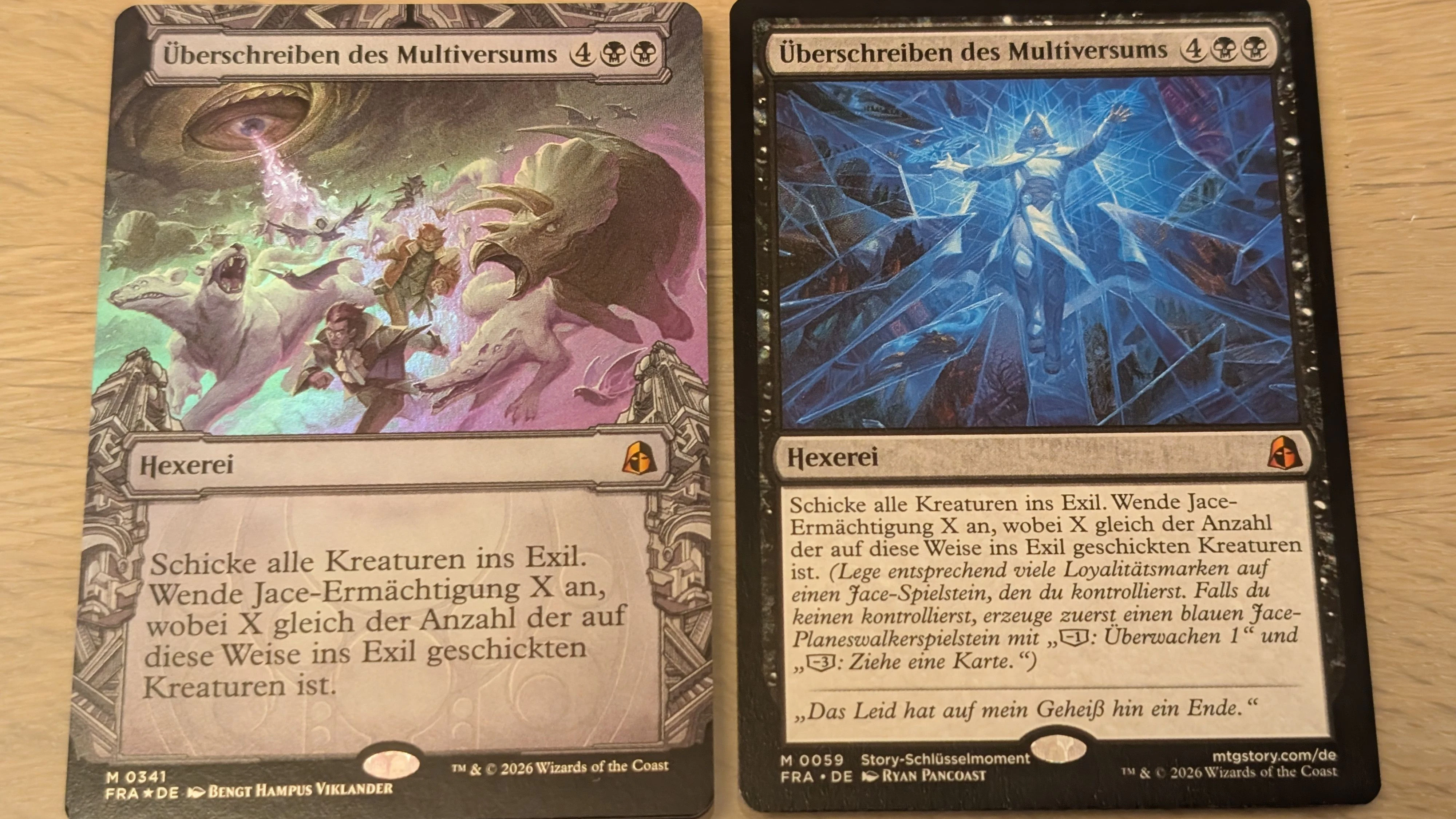 "Überschreiben des Multiversums" in zwei Varianten: links im Bildhauer-Festung-Stil, rechts in der normalen Version