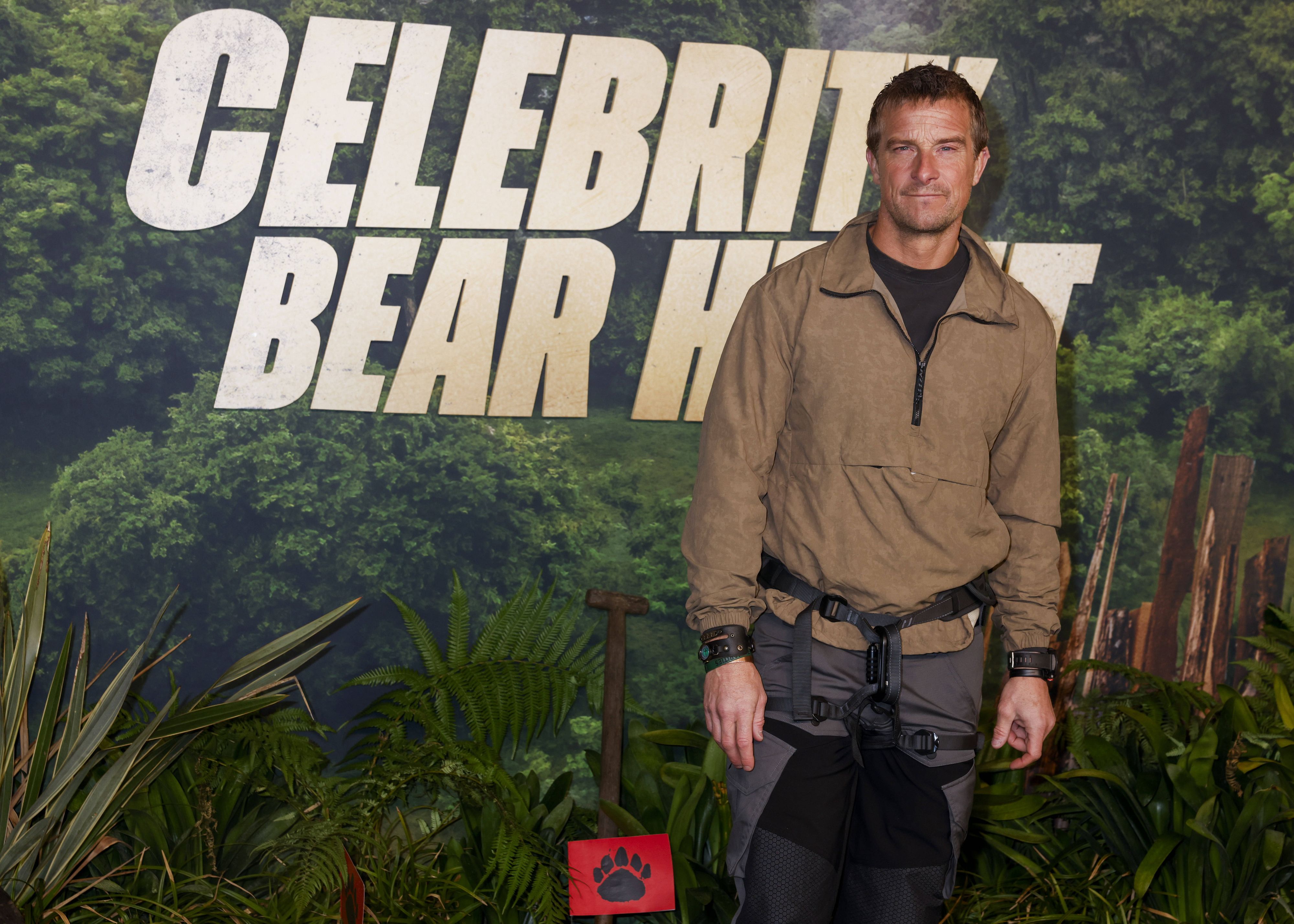 Bear Grylls ist immer noch im Survival-Game unterwegs – zwischenzeitlich aber auch auf Abwegen.