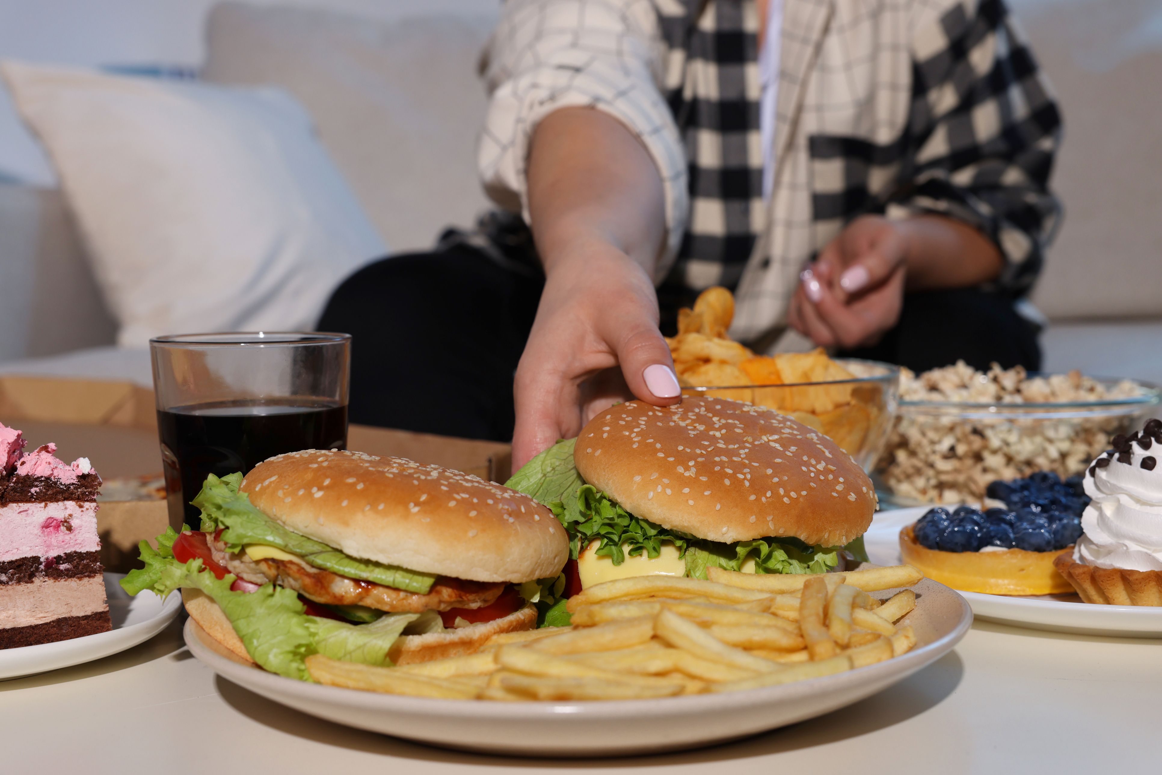 Du hast keinen richtigen Hunger und isst trotzdem? Damit bist du nicht allein.